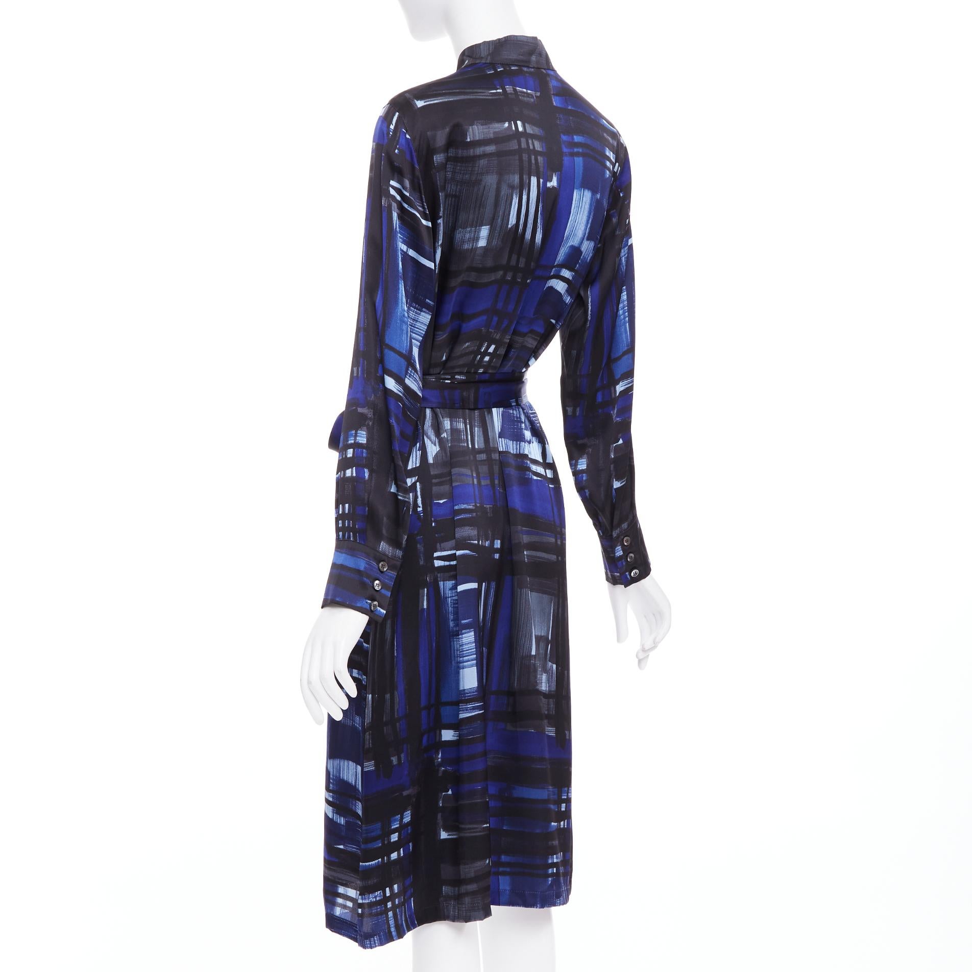 MARINA RINALDI 100% soie bleu noir imprimé brosse robe chemise ceinturée Sz.15 M en vente 1