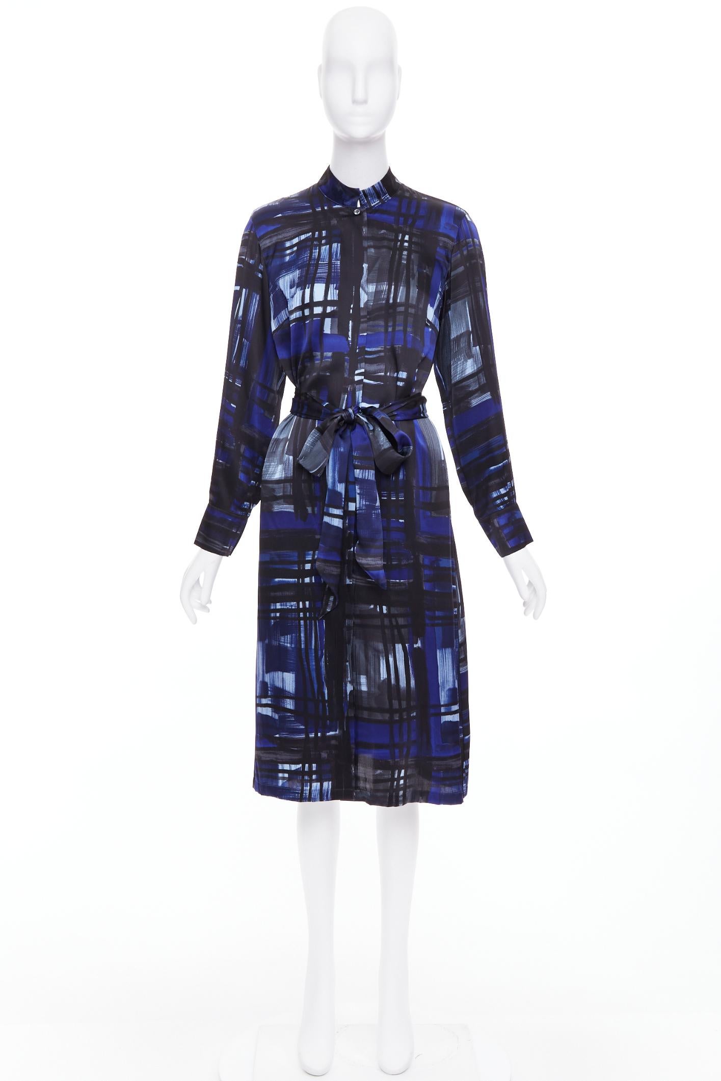 MARINA RINALDI 100% soie bleu noir imprimé brosse robe chemise ceinturée Sz.15 M en vente 4