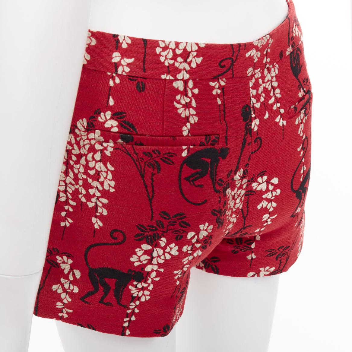 RED VALENTINO - Mini short en jacquard de coton mélangé avec des fleurs de singe rouge IT38 XS
Référence : AAWC/A01487
Marque : Valentino Rouge
Matière : Coton, mélange
Couleur : rouge, noir
Motif : Floral
Fermeture : braguette à glissière
Doublure