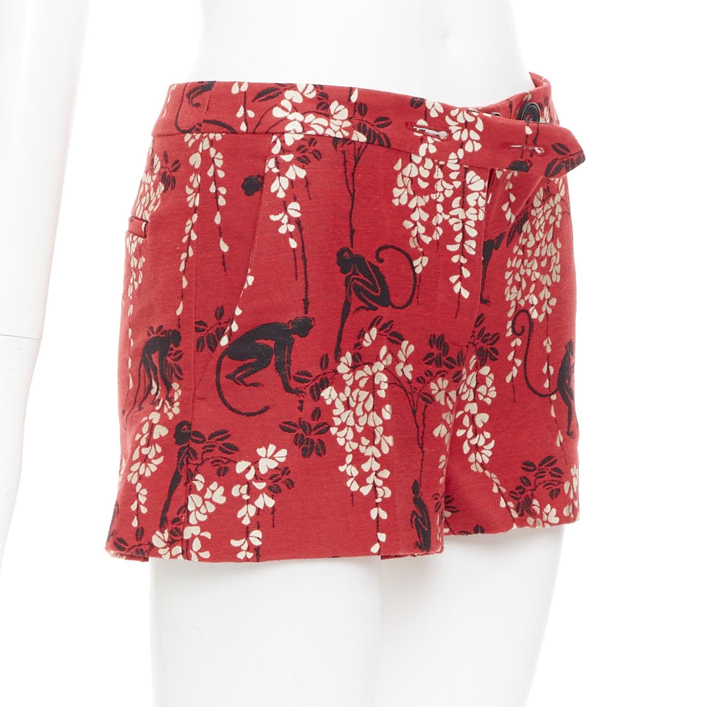 Rouge RED VALENTINO - Mini short en jacquard de coton mélangé avec des fleurs de singe rouge IT38 XS en vente