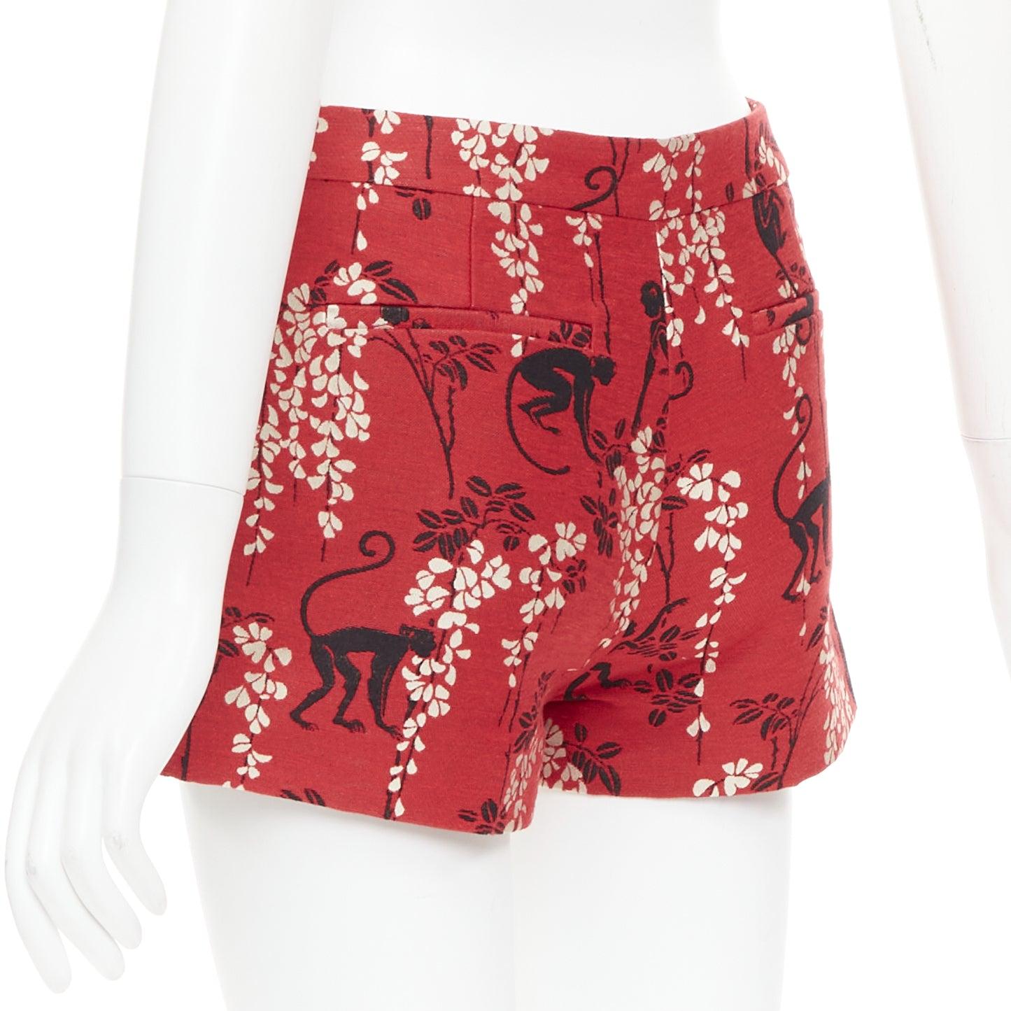 RED VALENTINO - Mini short en jacquard de coton mélangé avec des fleurs de singe rouge IT38 XS en vente 2