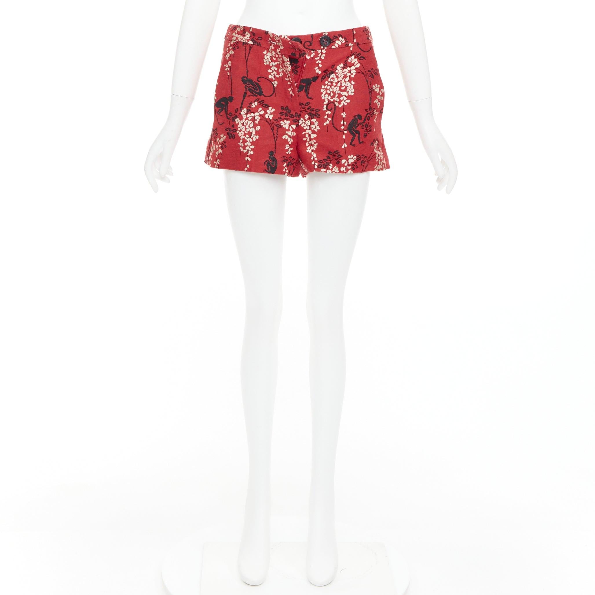RED VALENTINO - Mini short en jacquard de coton mélangé avec des fleurs de singe rouge IT38 XS en vente 5
