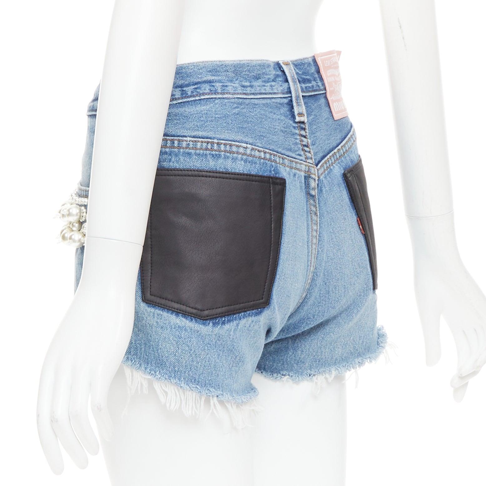 selten MIU MIU LEVI'S 2021 gewaschener Denim mit Perlenverzierung abgeschnittene Shorts 25