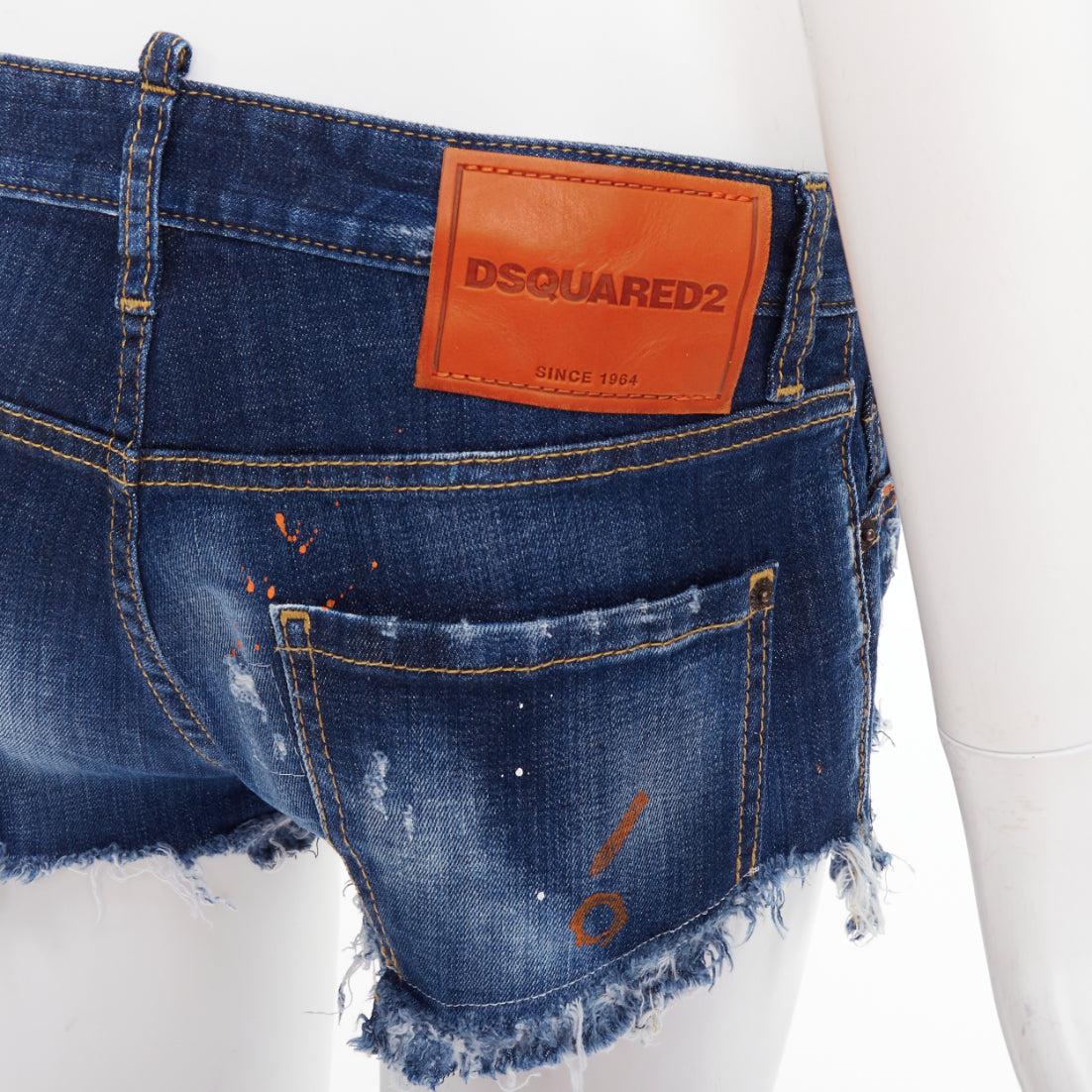 Dsquared2 pantaloncini tagliati in denim blu scuro lavato e dipinto IT38 XS
Riferimento: AAWC/A01490
Marchio: Dsquared2
Materiale: Denim
Colore: blu
Modello: Tinta unita
Chiusura: bottone alla mosca
Dettagli extra: Tasche posteriori dipinte
Prodotto