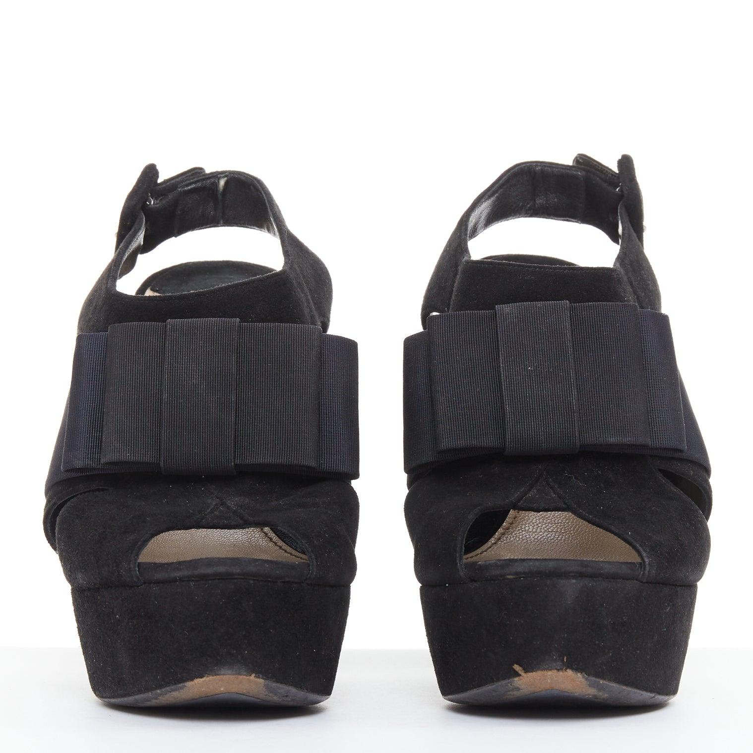 Nero MIU MIU nero in pelle scamosciata con fiocco origami e tacchi a spillo EU35 in vendita