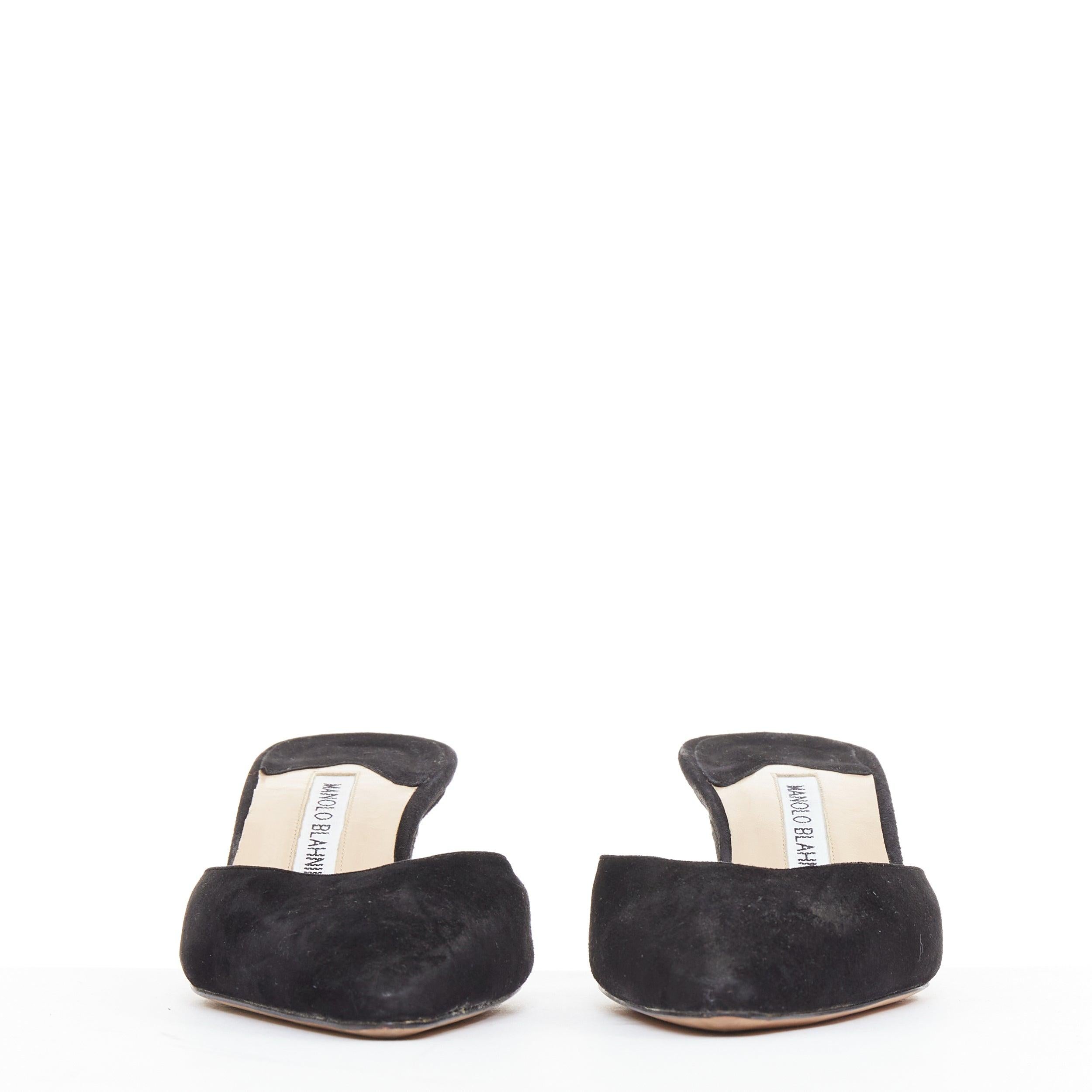 Noir MANOLO BLAHNIK mules en cuir velours noir à bouts pointus et à bobines basses EU36 en vente