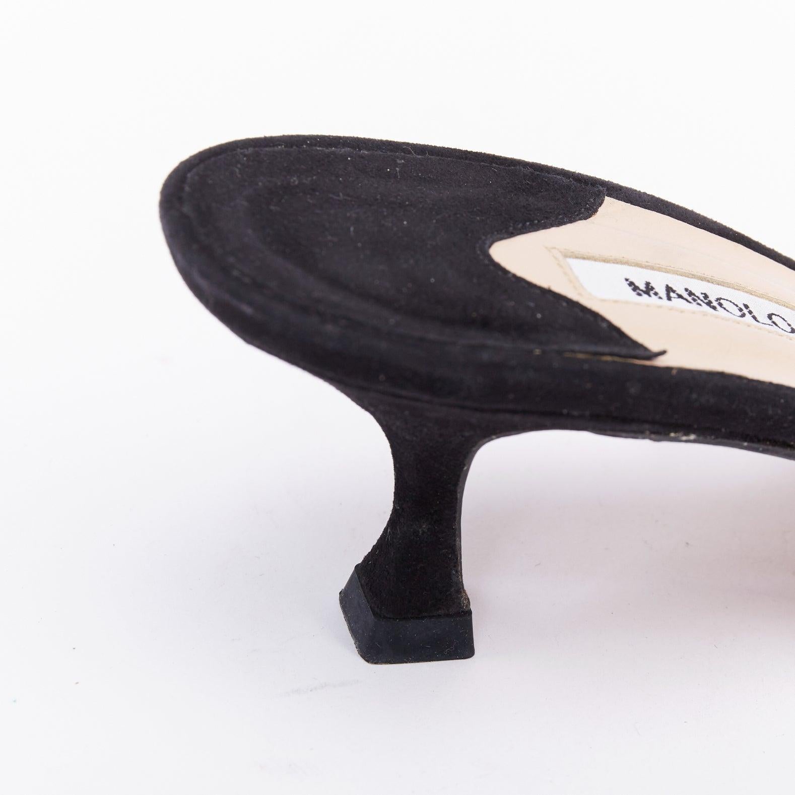 MANOLO BLAHNIK mules en cuir velours noir à bouts pointus et à bobines basses EU36 en vente 3