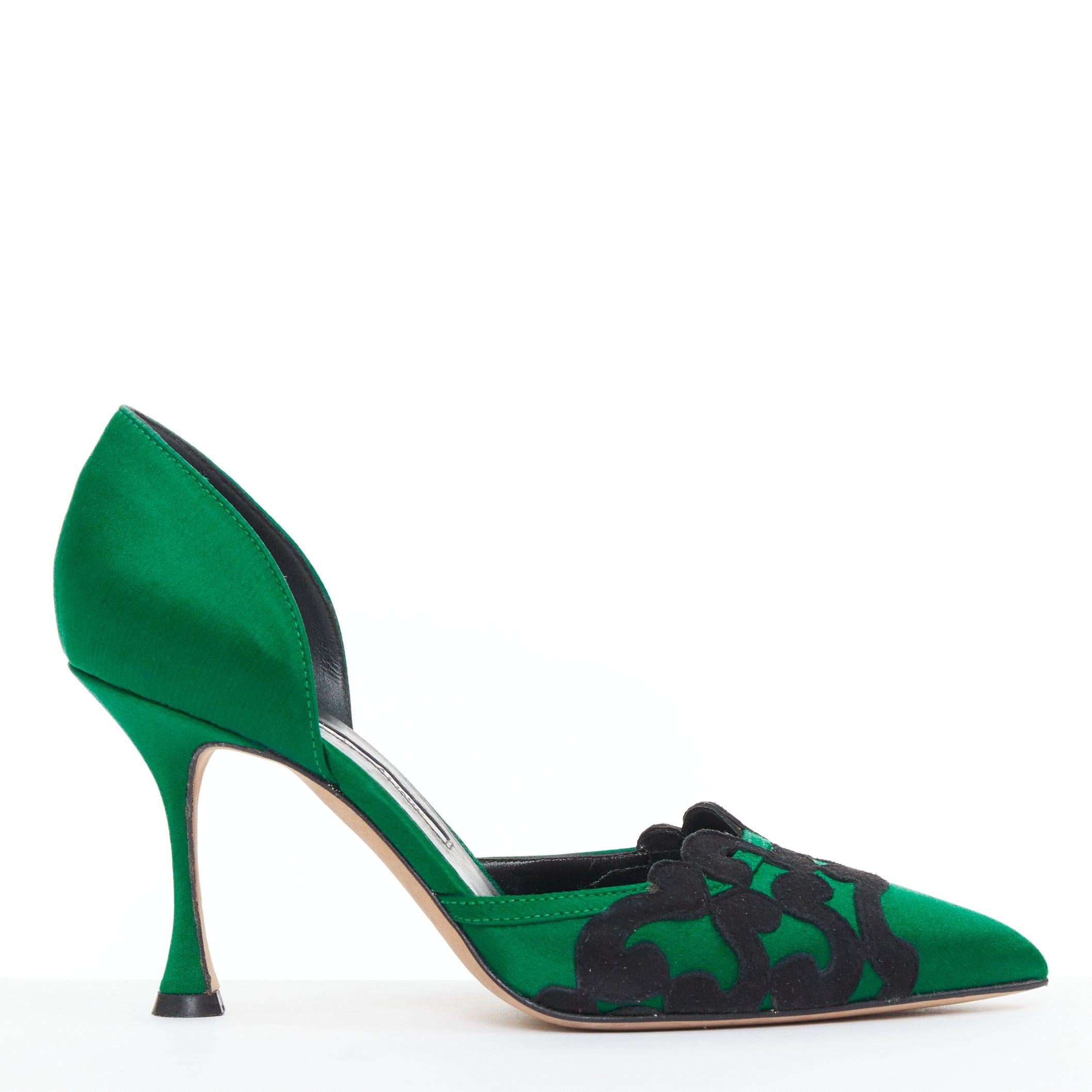 MANOLO BLAHNIK Décolleté vintage in raso verde e pizzo nero con rocchetto, EU35
Riferimento: CELM/A00007
Marchio: Manolo Blahnik
Materiale: Raso
Colore: Verde, Nero
Modello: Pizzo
Chiusura: Slip On
Fodera: Pelle nera
Prodotto in: