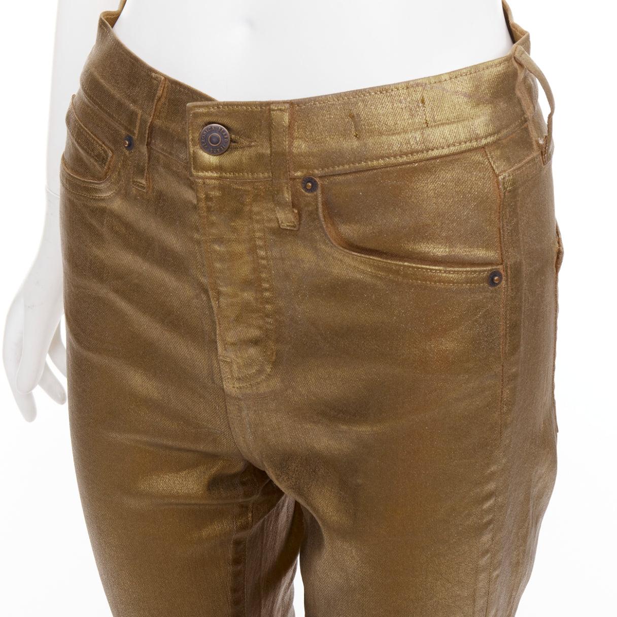 VERONICA BEARD Vaqueros acampanados Beverley Skinny Flare de algodón con revestimiento dorado 24
Referencia: AAWC/A01495
Marca: Veronica Beard
Model No: Beverley Skinny Flare
Material: Algodón, mezcla
Color: Dorado
Patrón: Sólido
Cierre: Bragueta