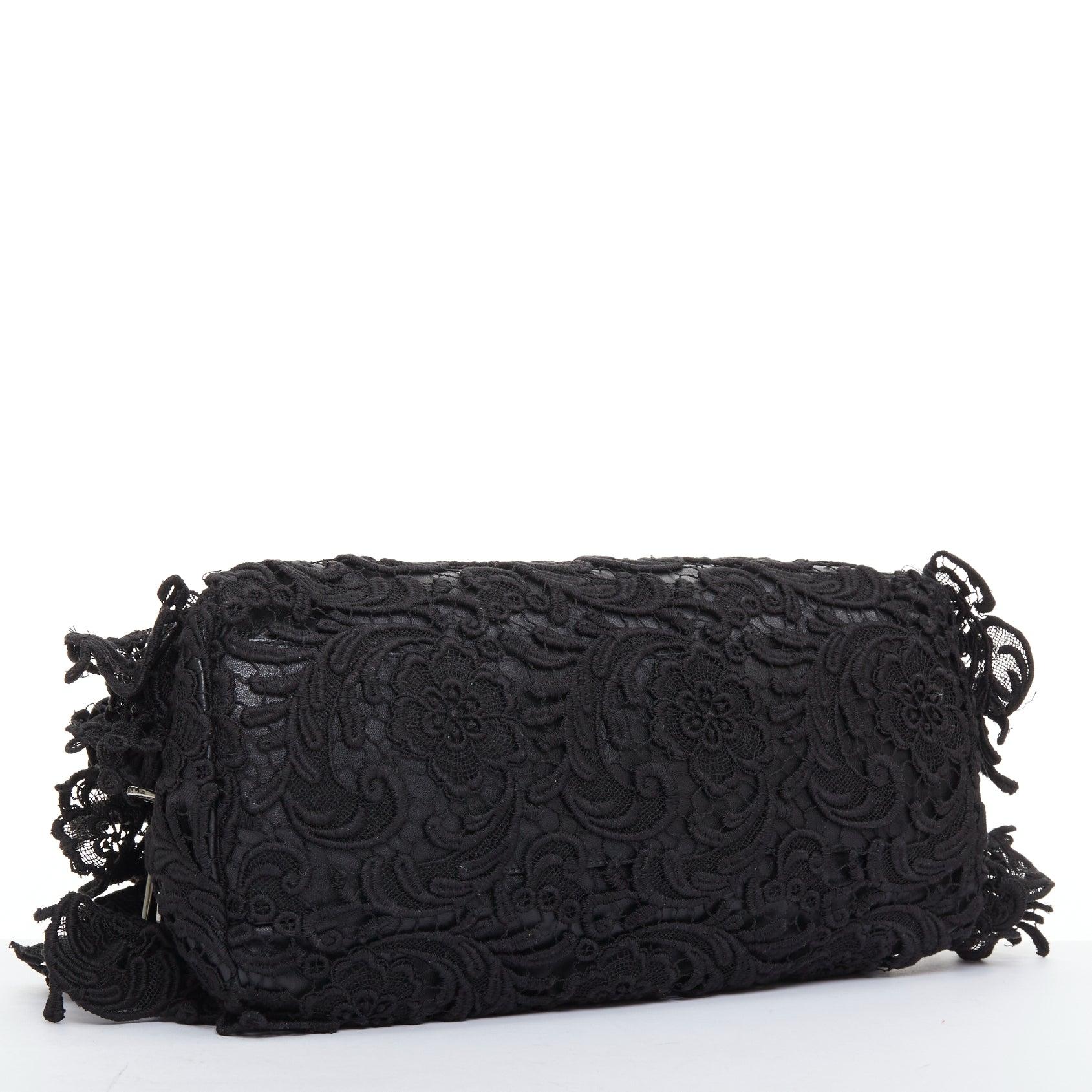 PRADA 2008 Spitze Pizzo S Bowler schwarz Spitze Overlay Leder Silber Reißverschluss Tasche im Angebot 1