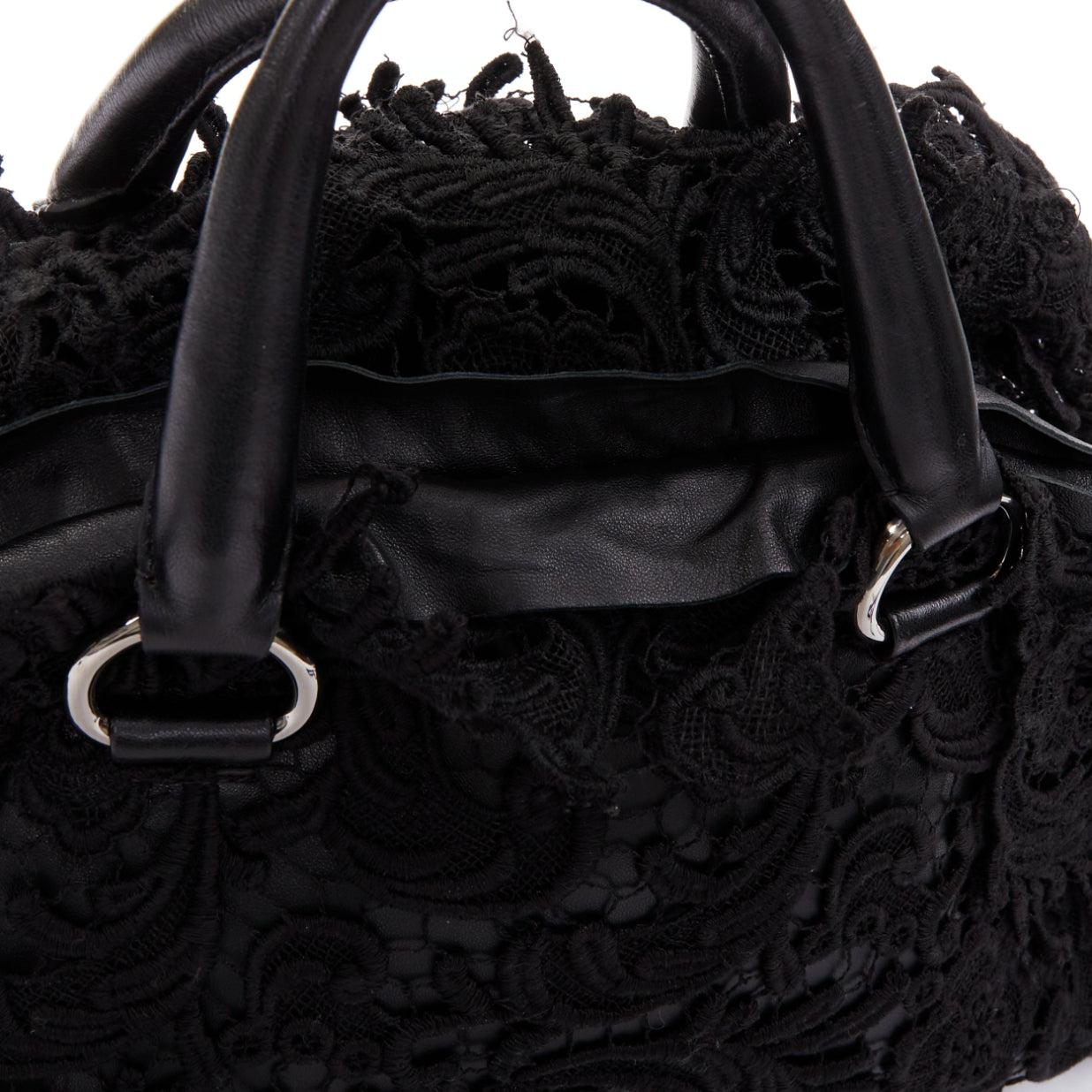 PRADA 2008 Spitze Pizzo S Bowler schwarz Spitze Overlay Leder Silber Reißverschluss Tasche im Angebot 2
