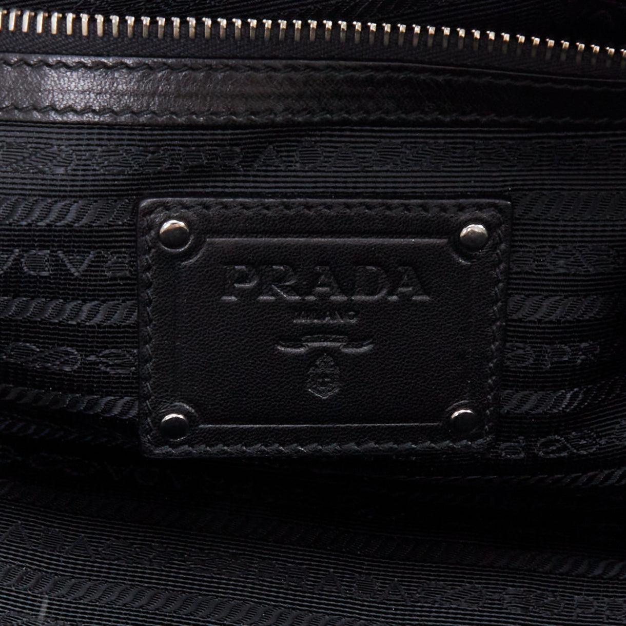PRADA 2008 Spitze Pizzo S Bowler schwarz Spitze Overlay Leder Silber Reißverschluss Tasche im Angebot 5