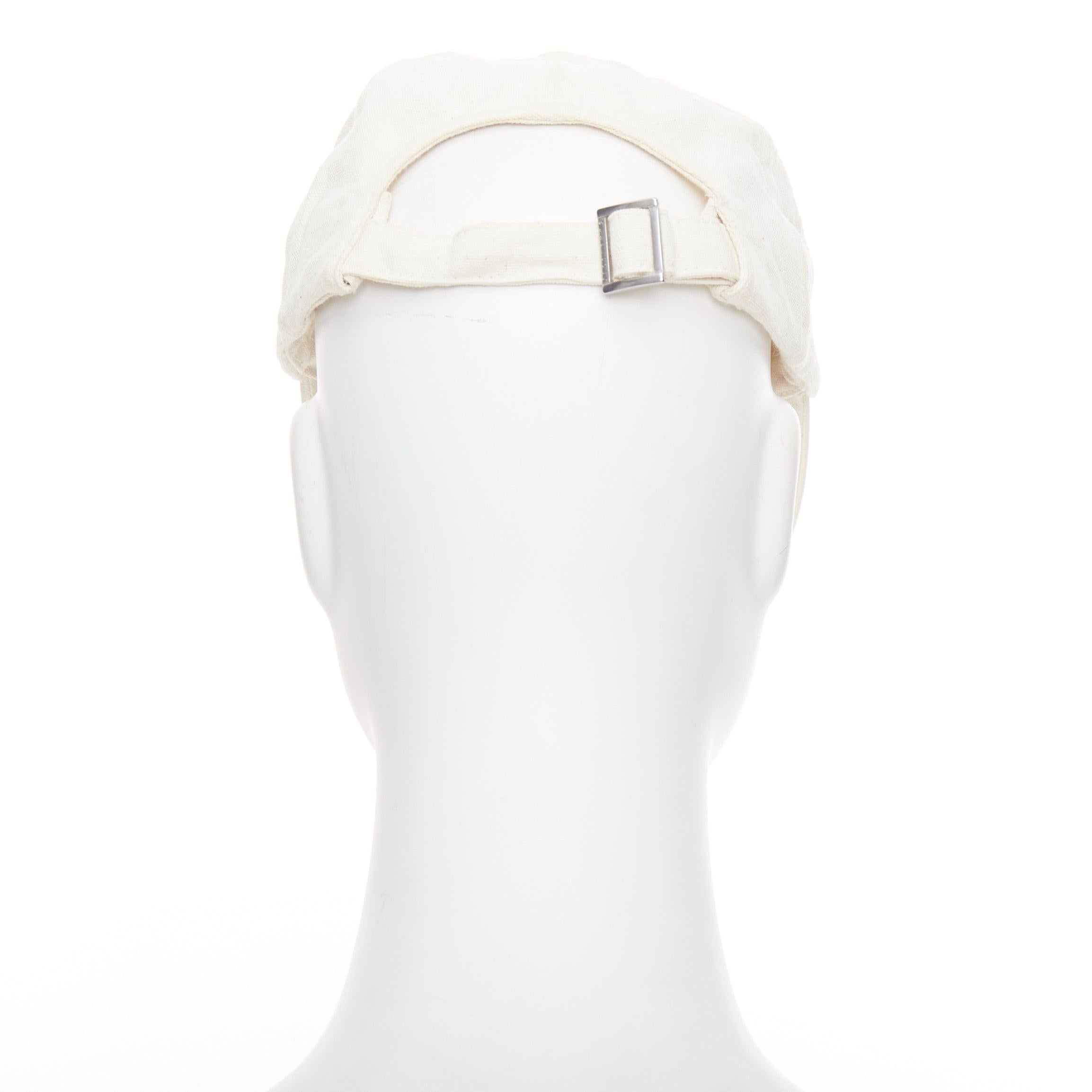 JACQUEMUS cremefarbene Baumwolle weiß gesticktes Logo Baseballkappe Hut 56cm für Damen oder Herren im Angebot