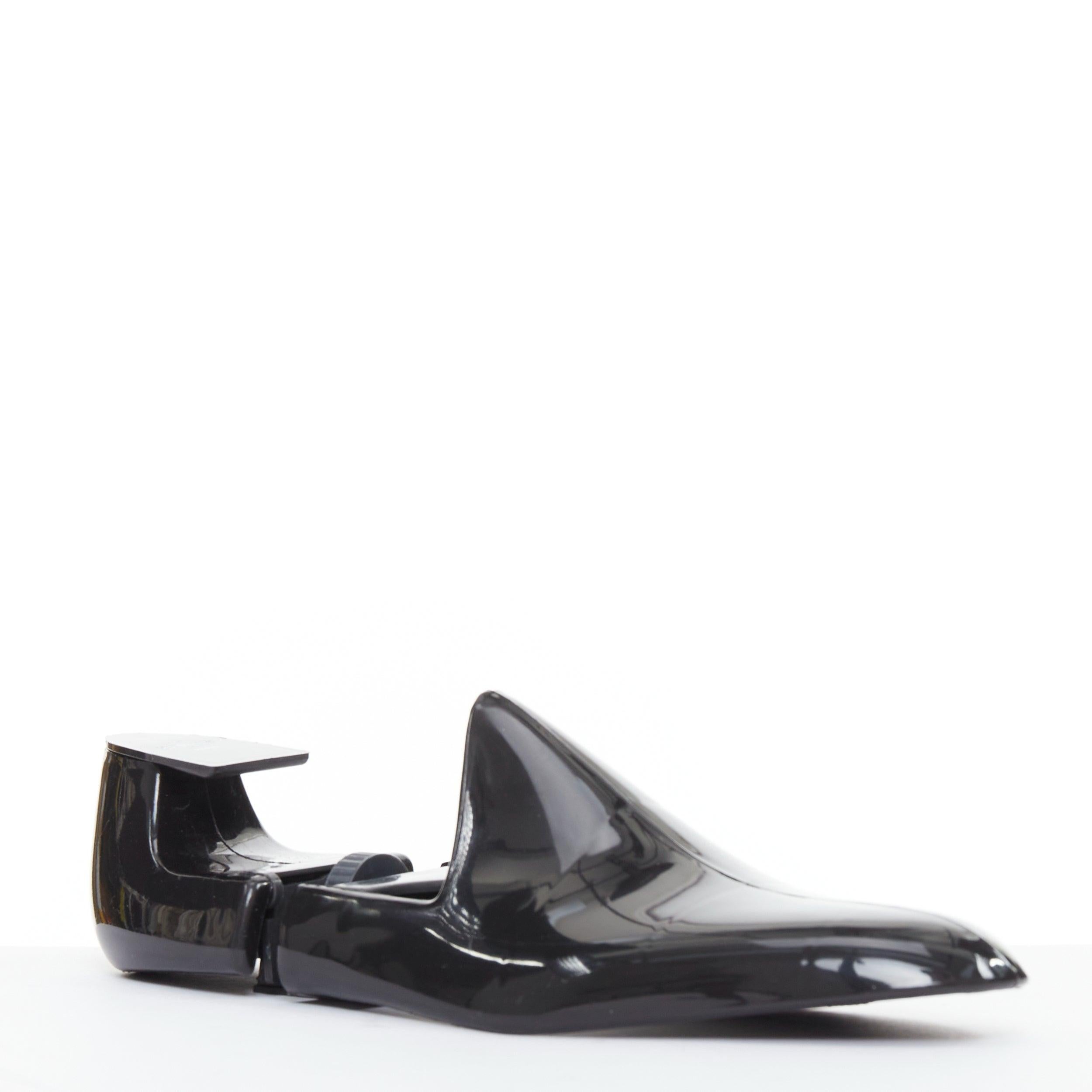 BERLUTI plástico negro brillante logotipo blanco zapatero plegable en forma de árbol EU39-40 Negro en venta