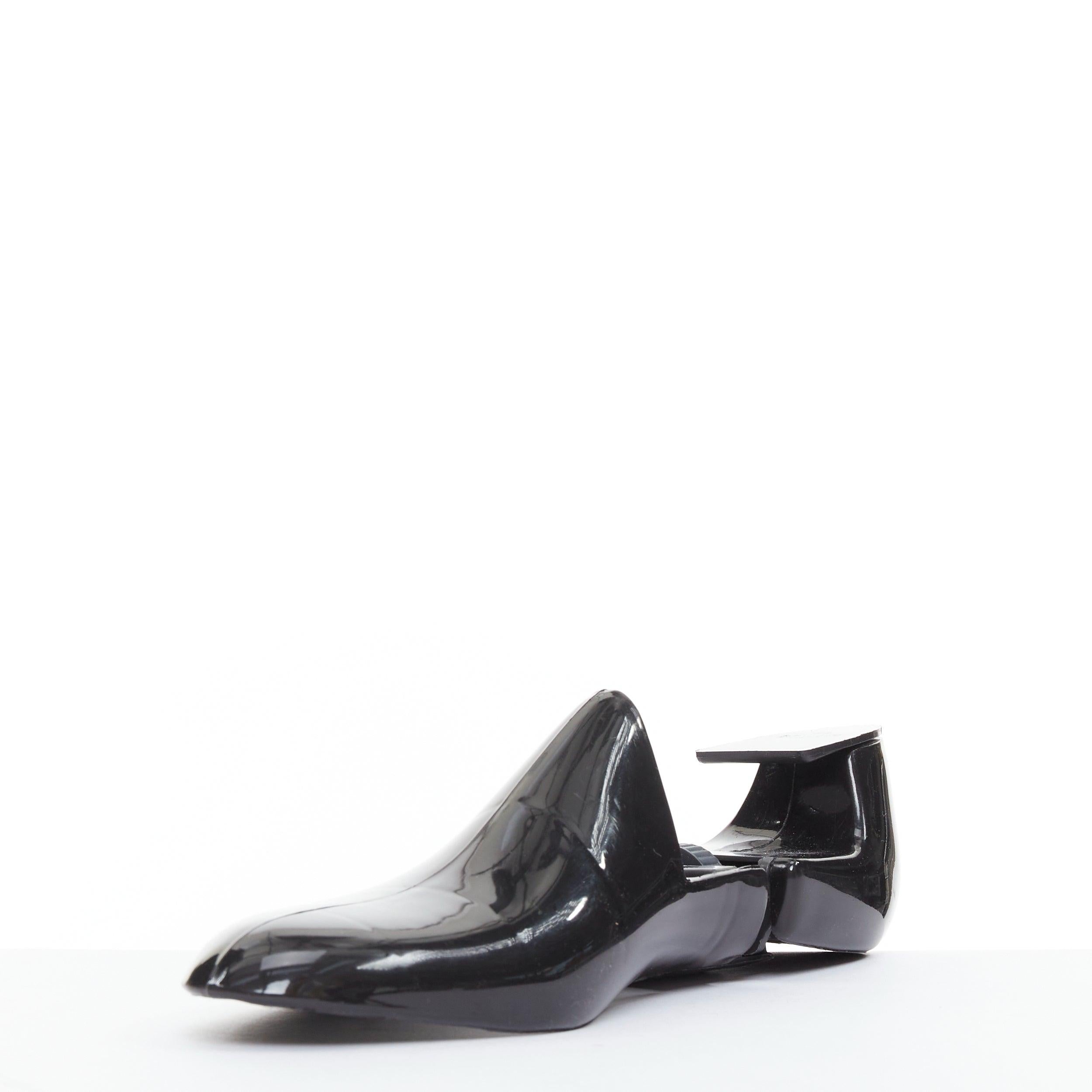 BERLUTI plástico negro brillante logotipo blanco zapatero plegable en forma de árbol EU39-40 en Bueno estado para la venta en Hong Kong, NT