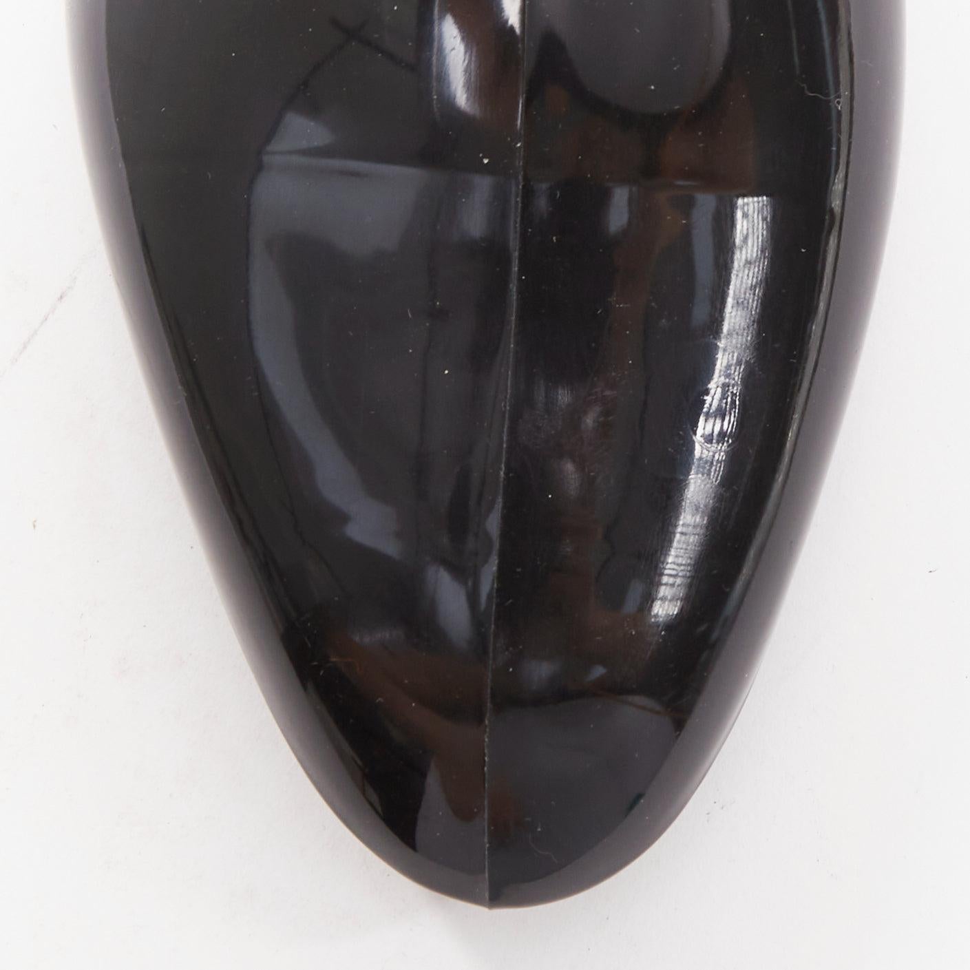 BERLUTI plástico negro brillante logotipo blanco zapatero plegable en forma de árbol EU39-40 en venta 1