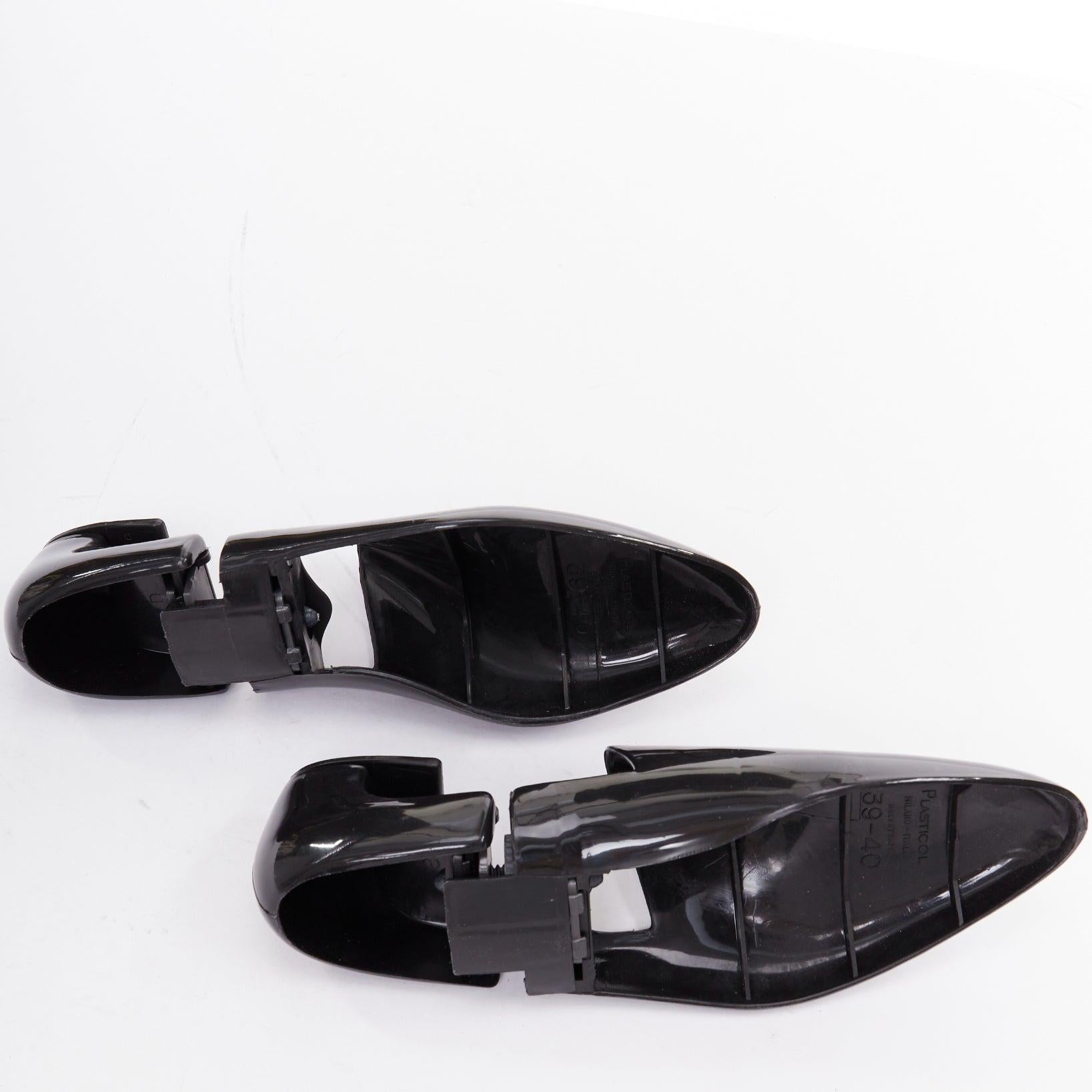 BERLUTI plástico negro brillante logotipo blanco zapatero plegable en forma de árbol EU39-40 en venta 6
