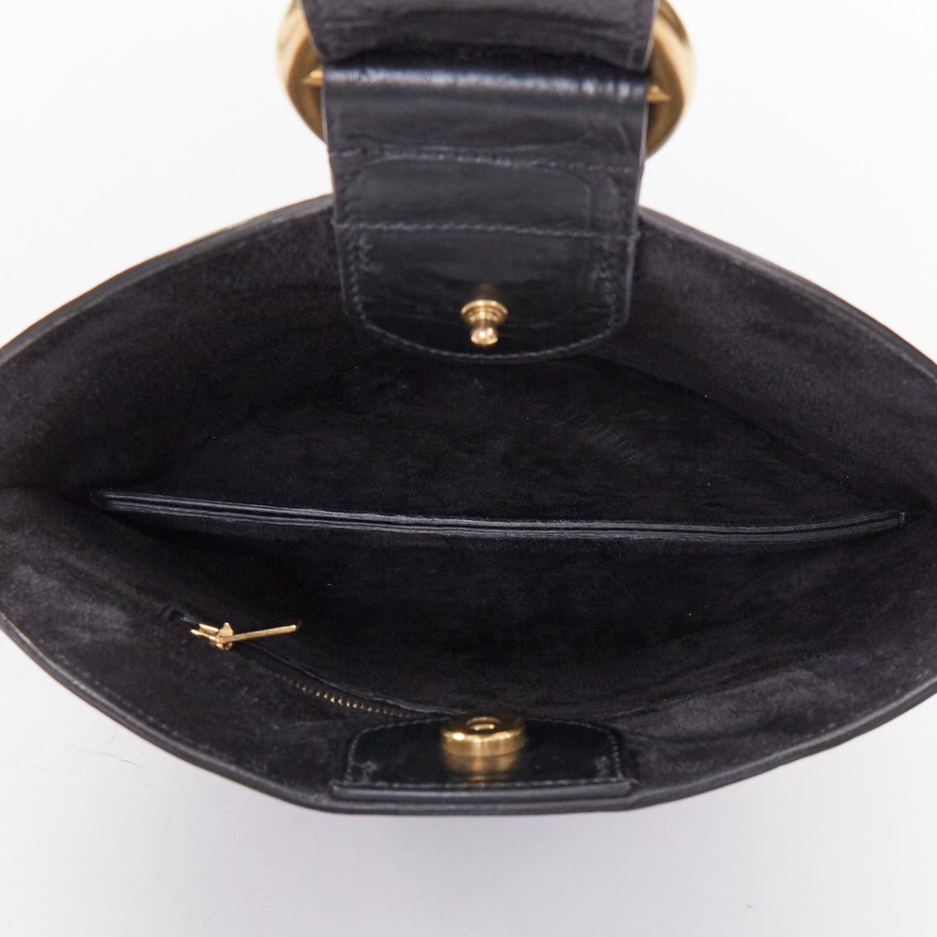 OLD Celine 2015 Runway Phoebe Philo pochette bracelet en cuir embossé en vente 4