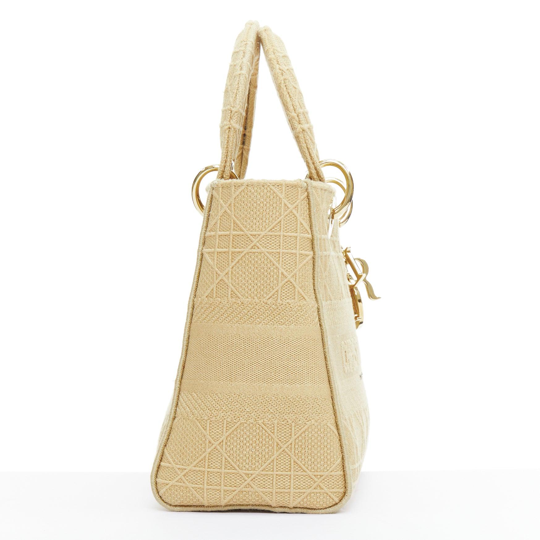 CHRISTIAN DIOR Lady D-Lite Medium Cannage Borsa in tela beige con manico superiore con charm CD In condizioni buone in vendita a Hong Kong, NT
