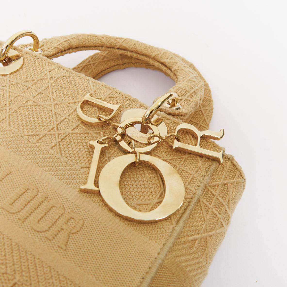 CHRISTIAN DIOR Lady D-Lite Medium Cannage Borsa in tela beige con manico superiore con charm CD in vendita 2
