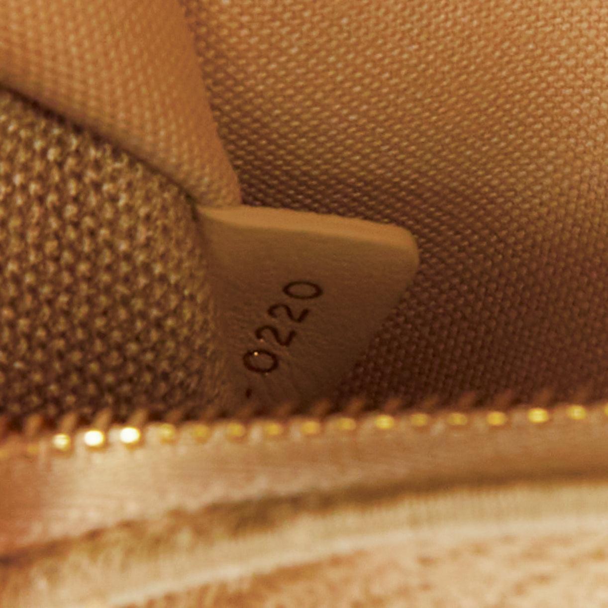 CHRISTIAN DIOR Lady D-Lite Medium Cannage Borsa in tela beige con manico superiore con charm CD in vendita 6