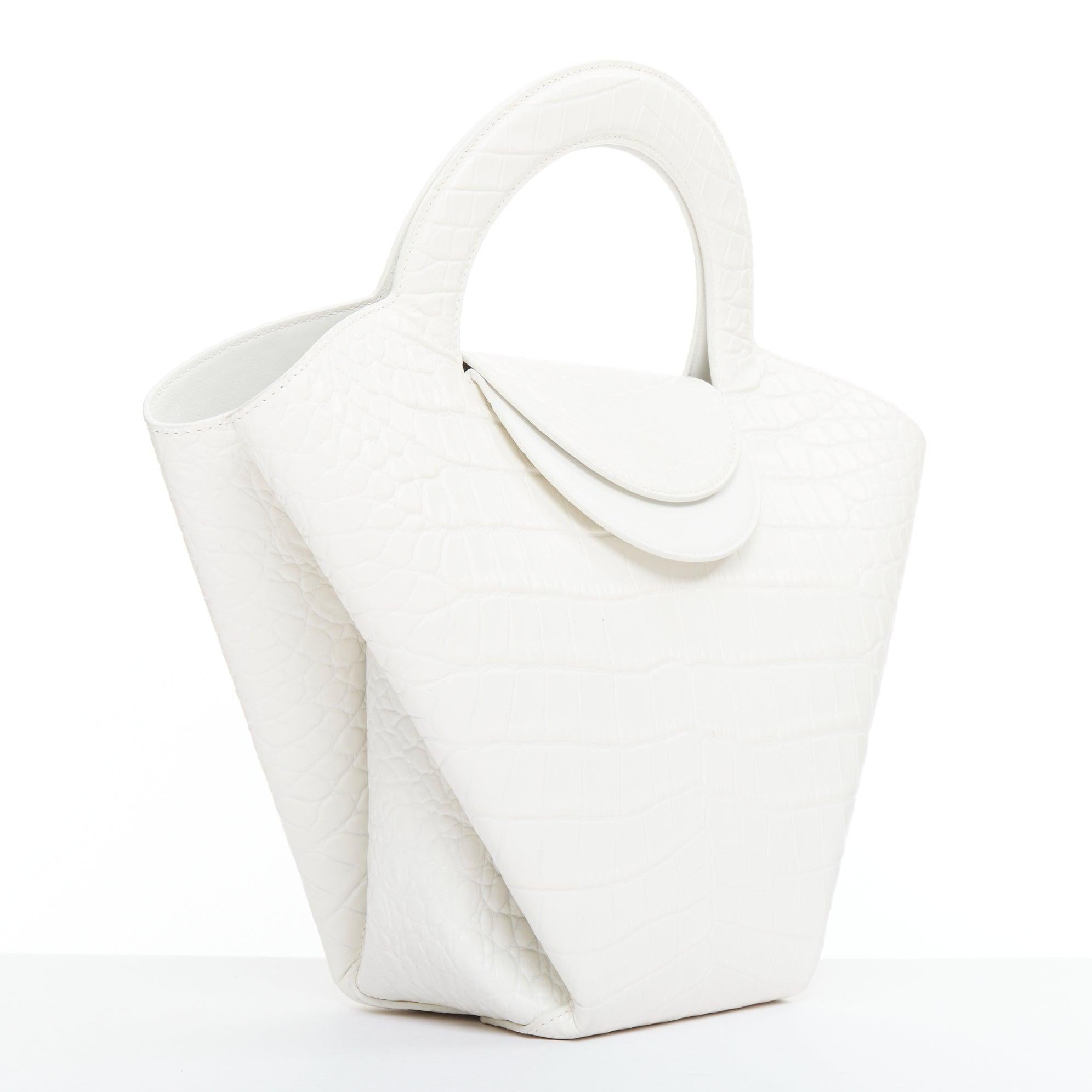 Grigio BOTTEGA VENETA borsa in pelle bianca goffrata a scaglie con manico superiore in vendita