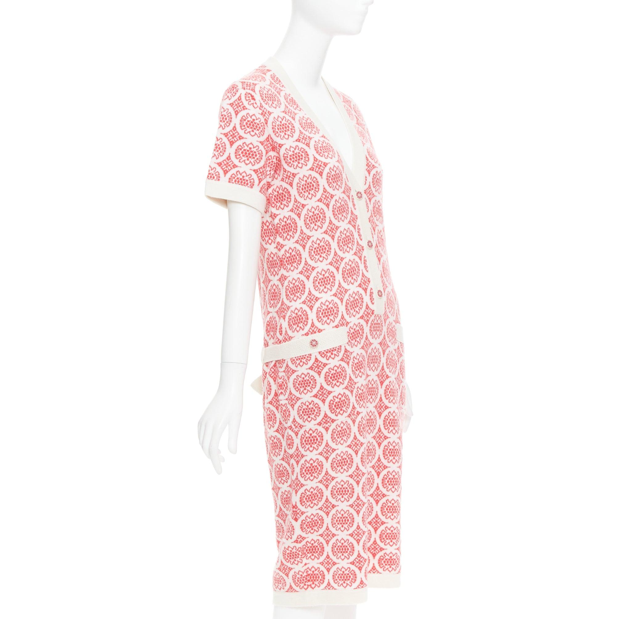 Rose CHANEL Robe à boutons CC rose crème 100 % cachemire FR38 M en vente