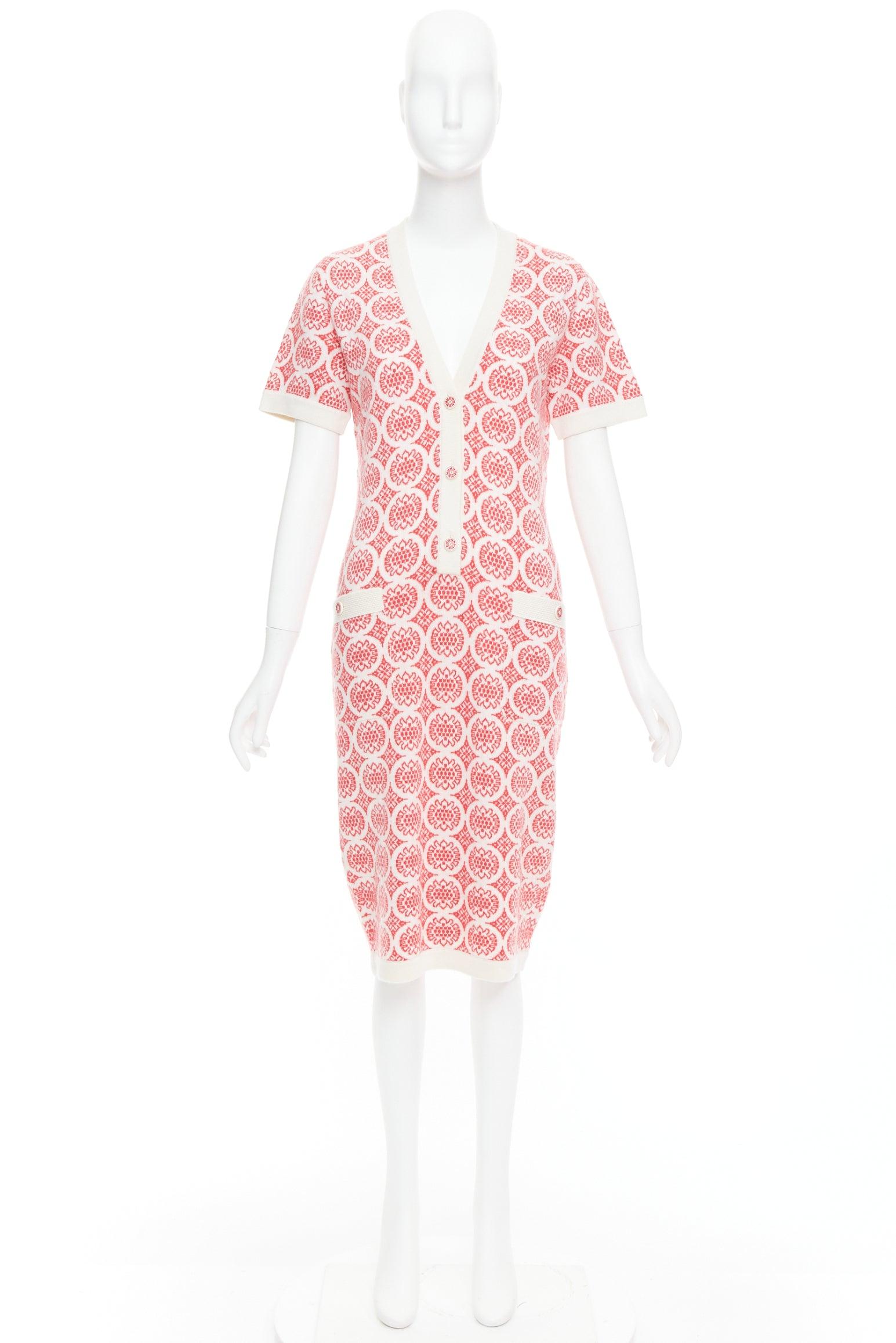 CHANEL Robe à boutons CC rose crème 100 % cachemire FR38 M en vente 4