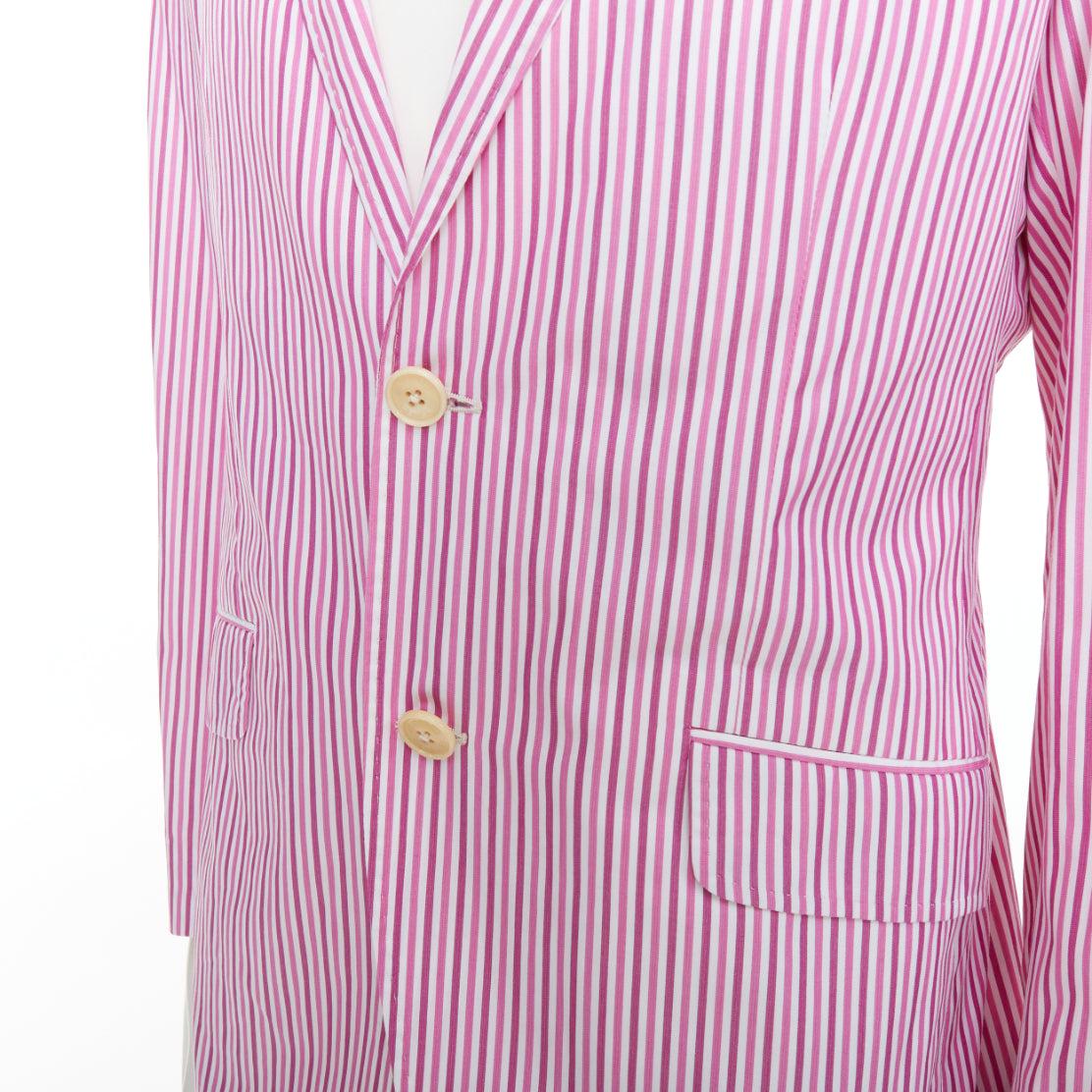 Etro rosa, bianco, cotone a righe, blazer monopetto con pinces IT52 XL
Riferimento: TGAS/F00045
Marchio: Etro
Materiale: Cotone
Colore: rosa, bianco
Modello: A righe
Chiusura: bottone
Fodera: Fabrice multicolore
Dettagli extra: Revers cuciti a