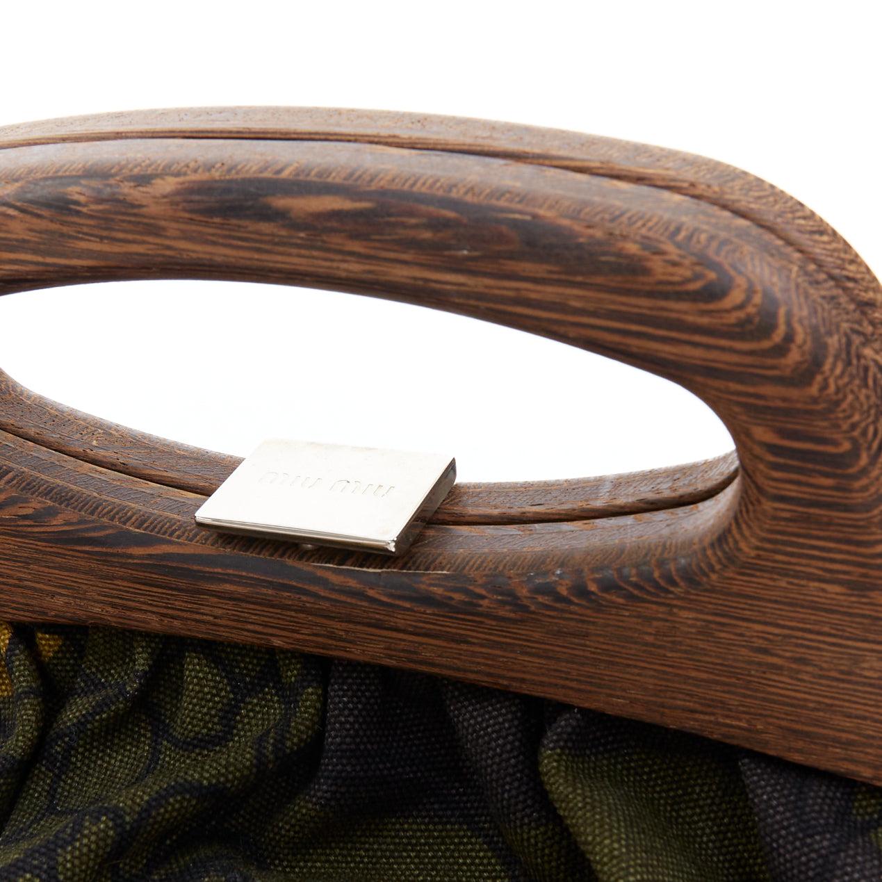 MIU MIU Vintage Runway pochette en toile fleurie verte avec cadre en bois en vente 2