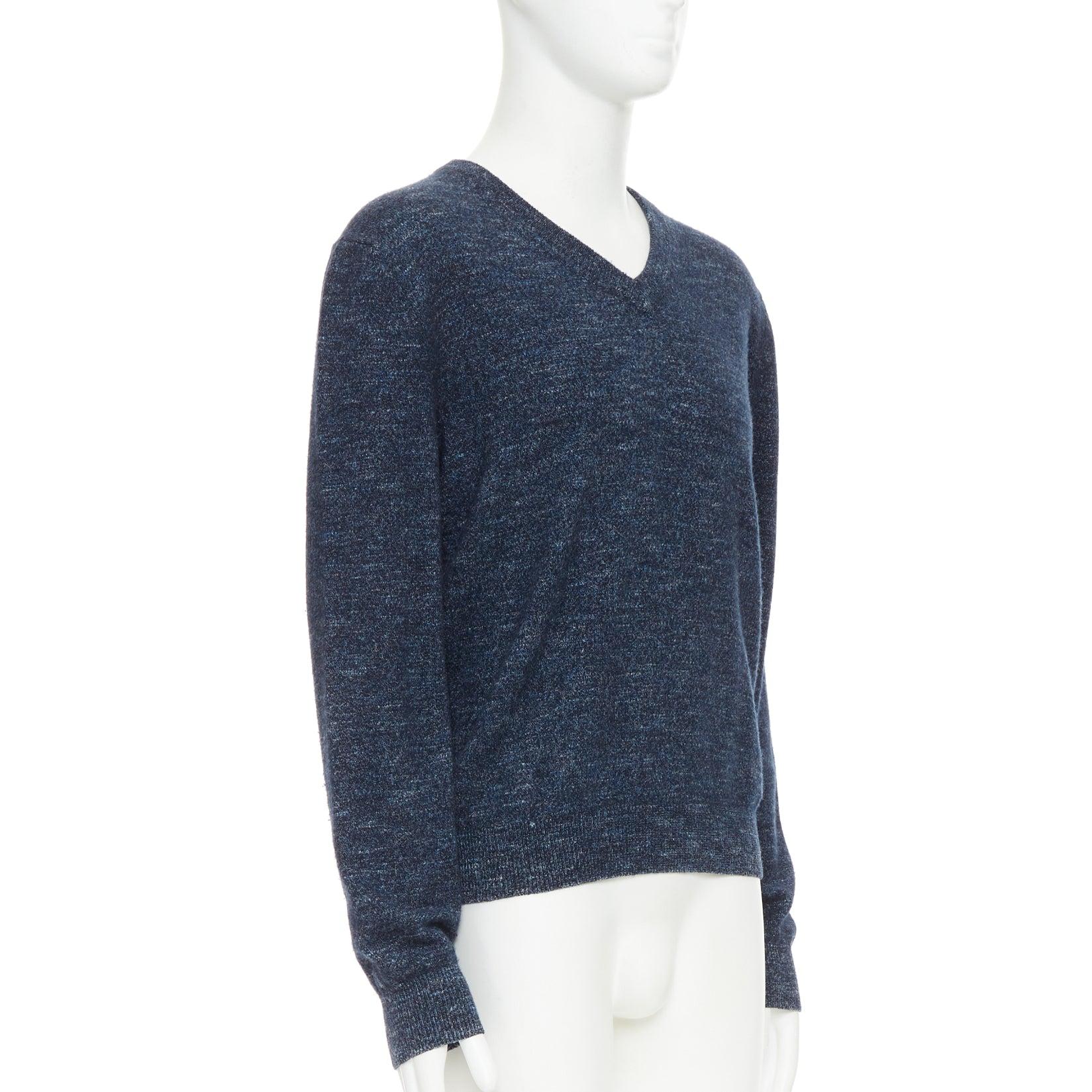 Nero Gucci maglione in lana, seta e cashmere melange con collo a V e logo GG L.A. in vendita