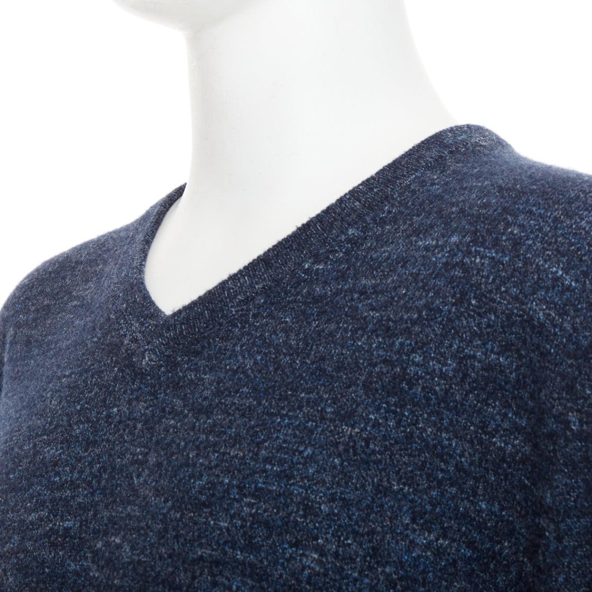 Gucci maglione in lana, seta e cashmere melange con collo a V e logo GG L.A. in vendita 2
