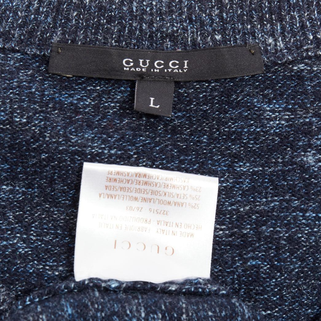 Gucci maglione in lana, seta e cashmere melange con collo a V e logo GG L.A. in vendita 3