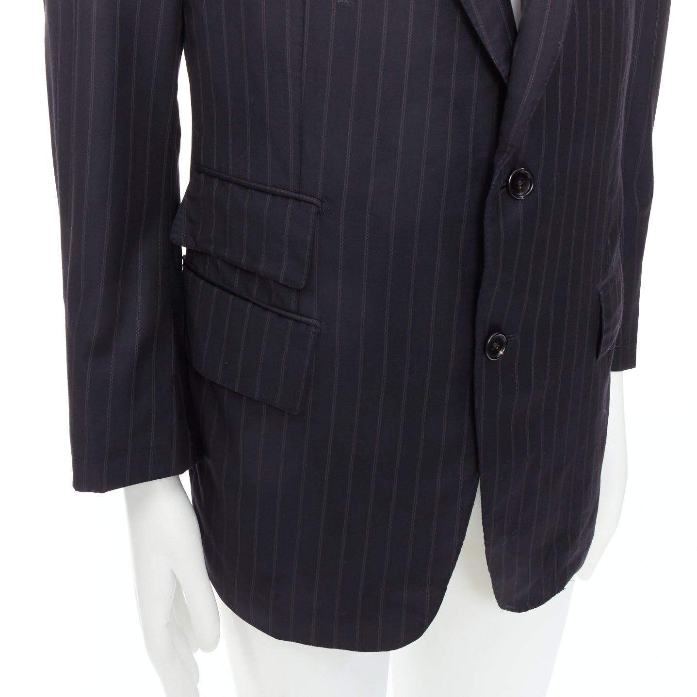 TOM FORD Windsor blazer noir à poches à rabat en laine et soie IT50 L
Référence : TGAS/E00719
Marque : Tom Ford
Designer : Tom Ford
Modèle : Windsor
MATERIAL : Laine, soie
Couleur : Noir
Motif : à rayures
Fermeture : bouton
Doublure : Tissu