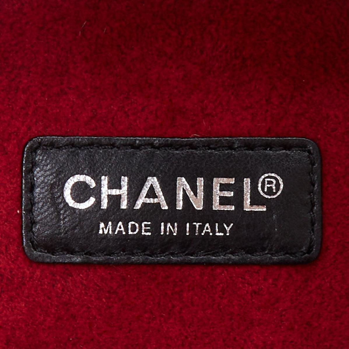 CHANEL 2003 schwarzes Lackleder Rubiks Cube CC Logo Clutch Tasche im Angebot 5
