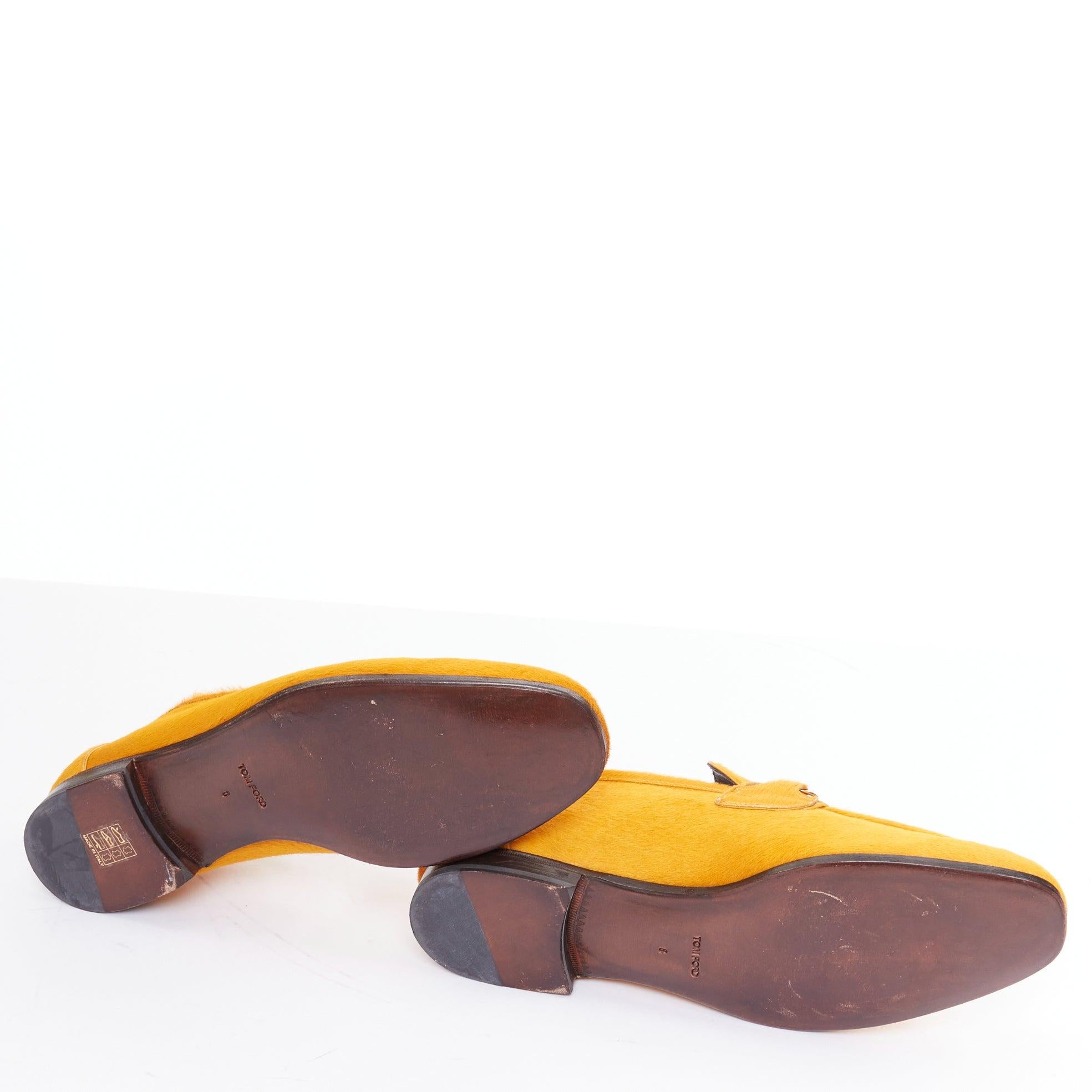 TOM FORD Senfgelbe Kalbshaar-Goldkette Samt-Mokassin-Slipper UK8 EU42 im Angebot 6