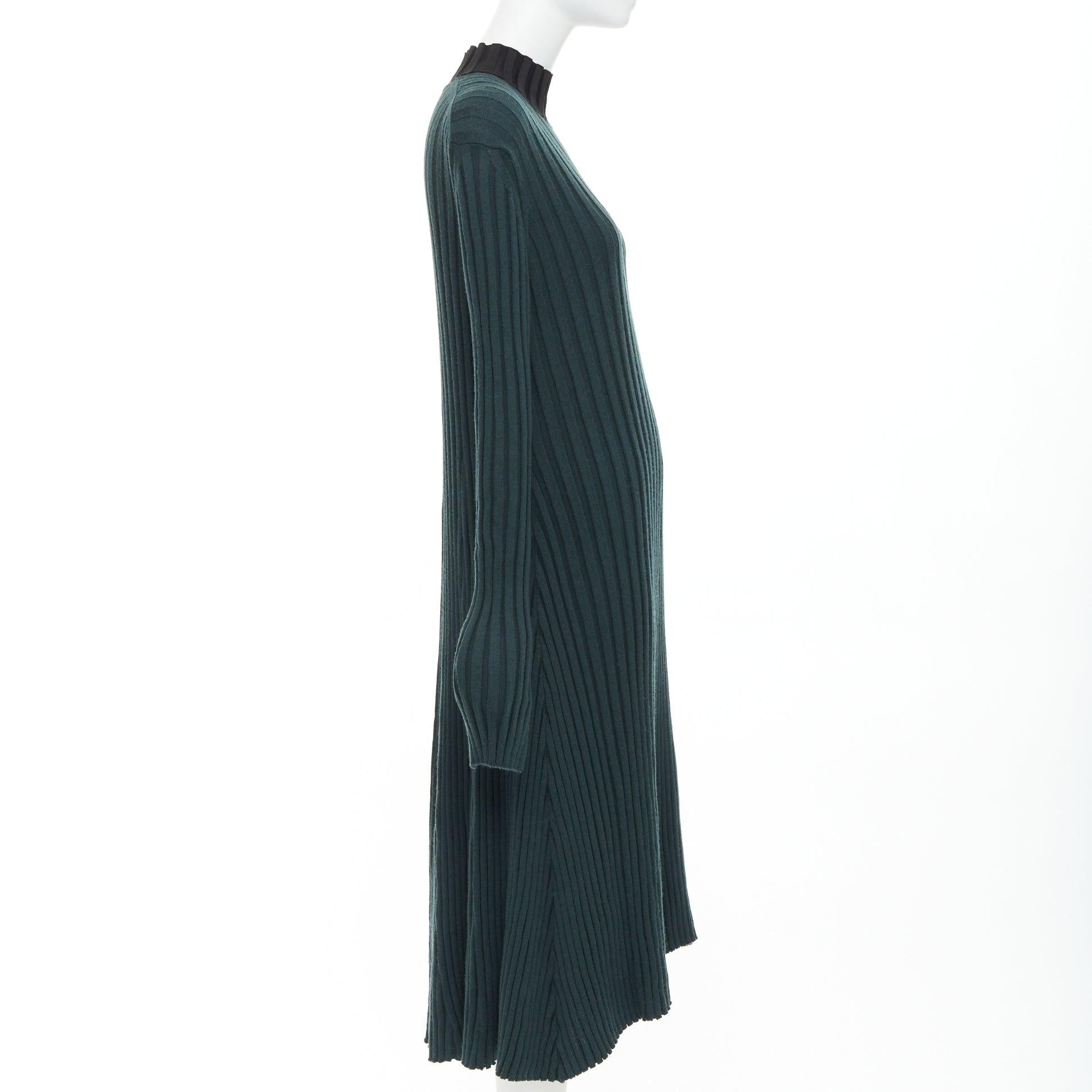 OLD CELINE Phoebe Philo 2014 dunkelgrünes Kleid aus Wolle mit geripptem Halsausschnitt S im Zustand „Hervorragend“ im Angebot in Hong Kong, NT