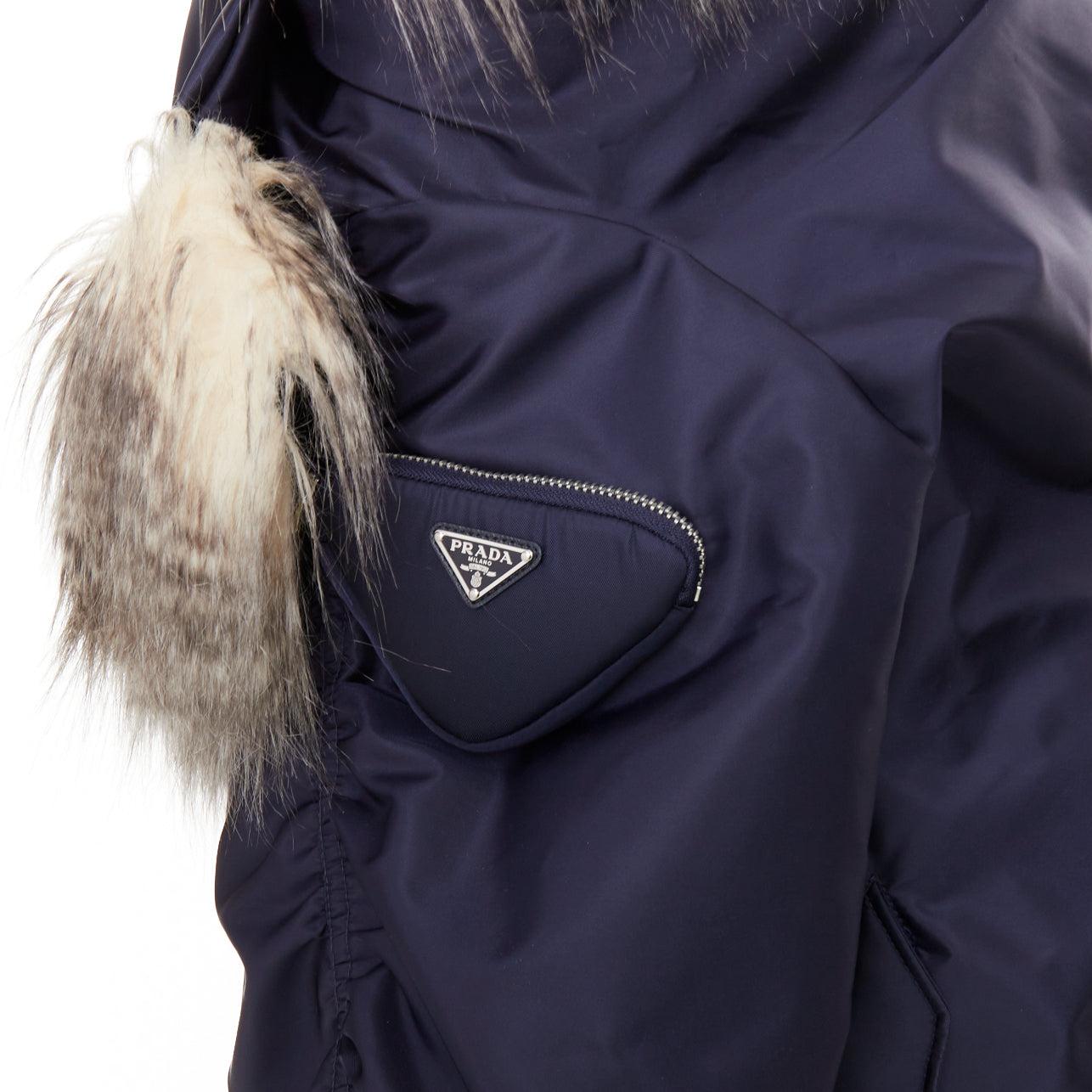 raro PRADA 2021 Runway marrone pelliccia sintetica oversize off shoulder bomber coat IT38 XS Rihanna
Riferimento: TGAS/E00926
Marchio: Prada
Stilista: Miuccia Prada
Collezione: Autunno Inverno 2021 - Passerella
Visto su: Rihanna
Materiale: Acrilico,