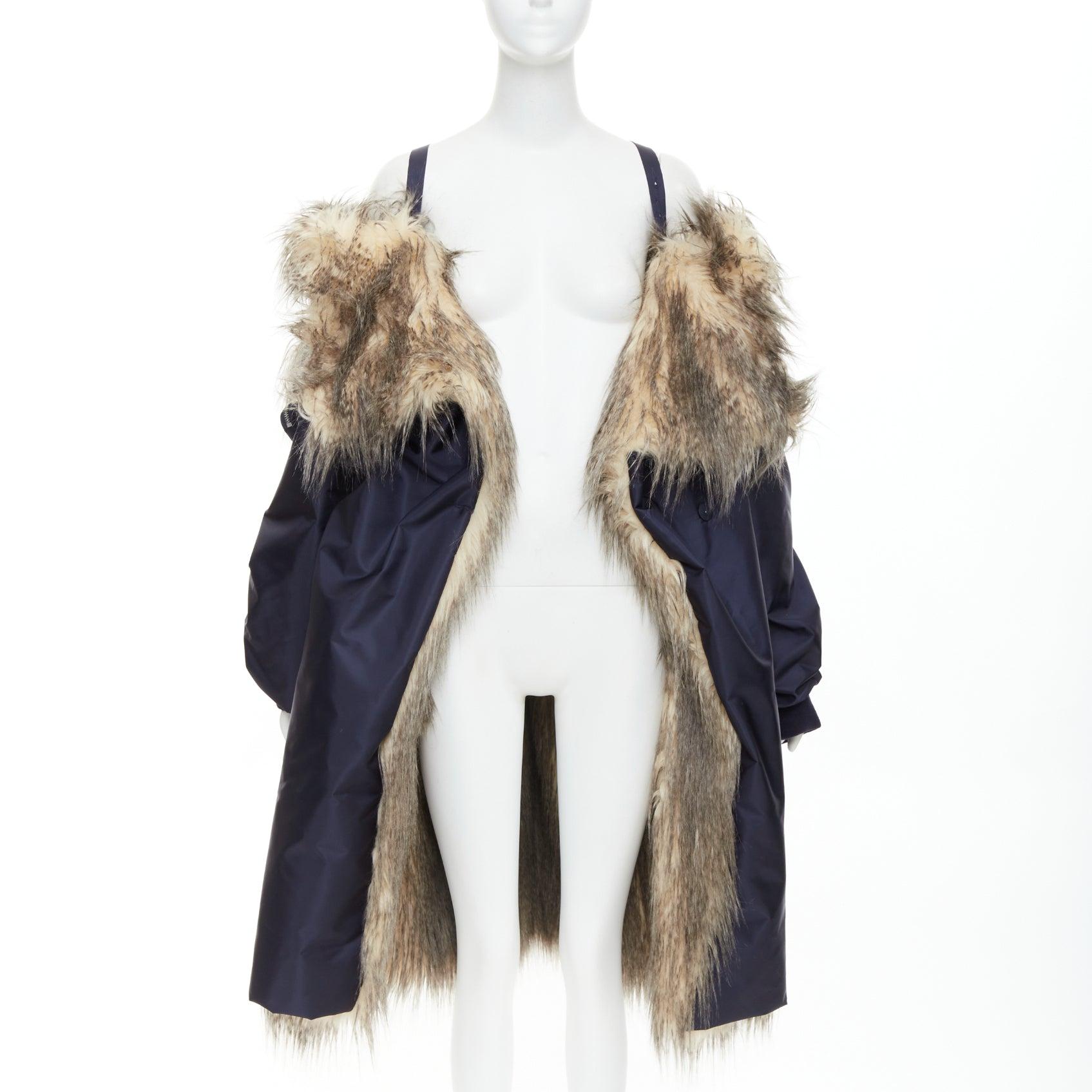 Nero PRADA 2021 Cappotto bomber oversize in pelliccia sintetica IT38 XS Rihanna in vendita