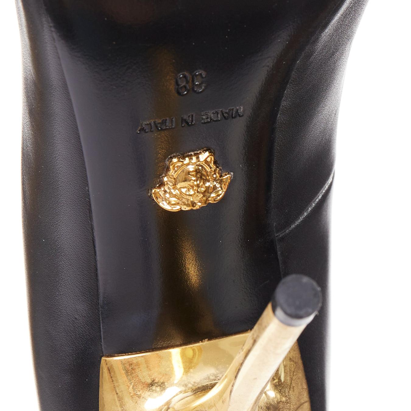 VERSACE Medusa noir emblème or métal talon EU38 Lady Gaga en vente 5