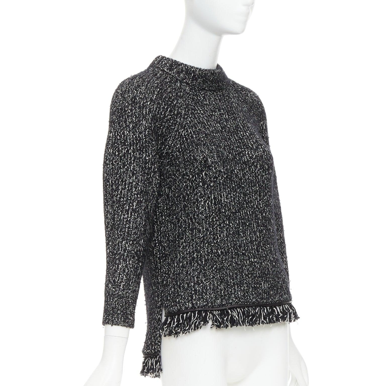Alexander McQueen - maglione grigio con orlo a gradini sfrangiato in maglia raglan S
Riferimento: TGAS/F00077
Marchio: Alexander McQueen
Materiale: Viscosa, misto, pelle
Colore: Grigio
Modello: Tinta unita
Chiusura: Pullover
Dettagli extra: Profili