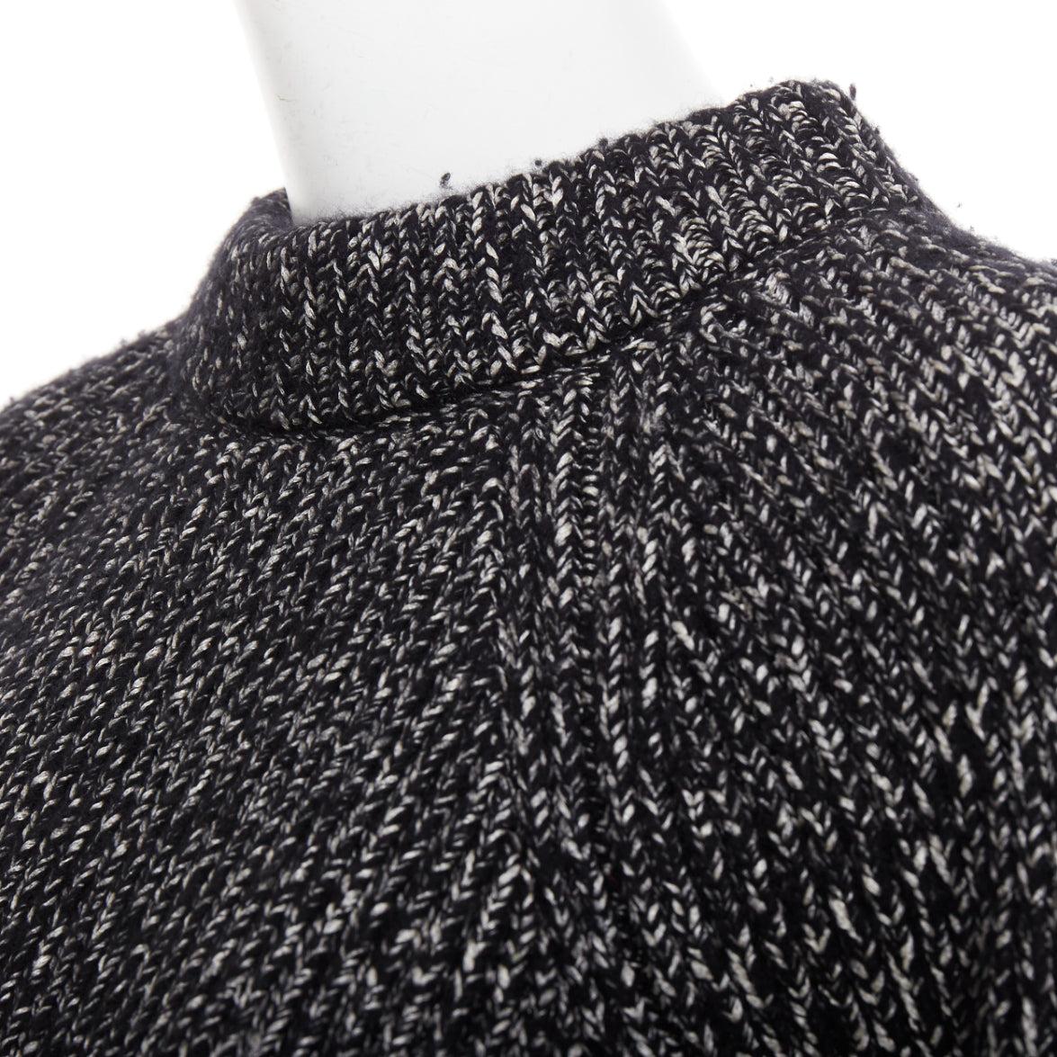 Alexander McQueen - maglione grigio con orlo a gradini sfrangiato in maglia raglan S in vendita 2