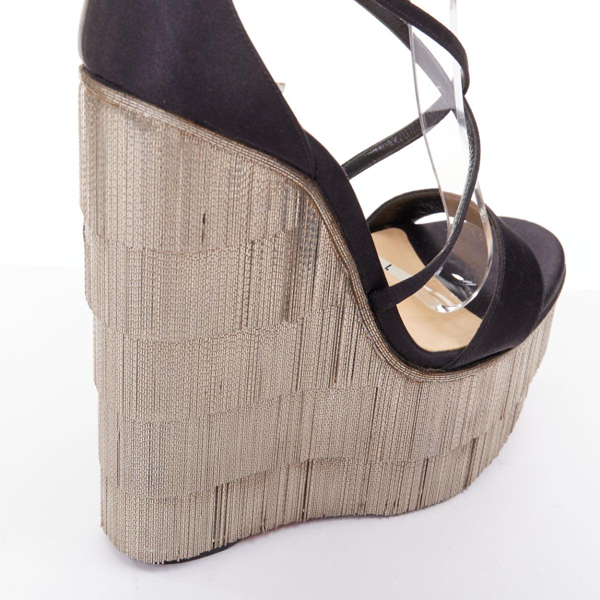CHRISTIAN LOUBOUTIN Foxtrottissima 160 chaînes franges satin compensées EU38 en vente 3