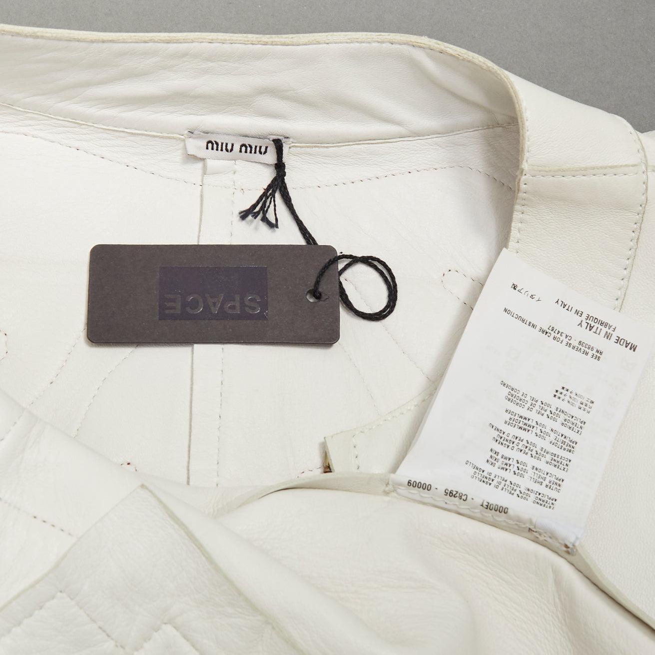 MIU MIU 2011 weißes Lammfell Leder roter Stern Patchwork crop moto Jacke IT40 S im Angebot 4