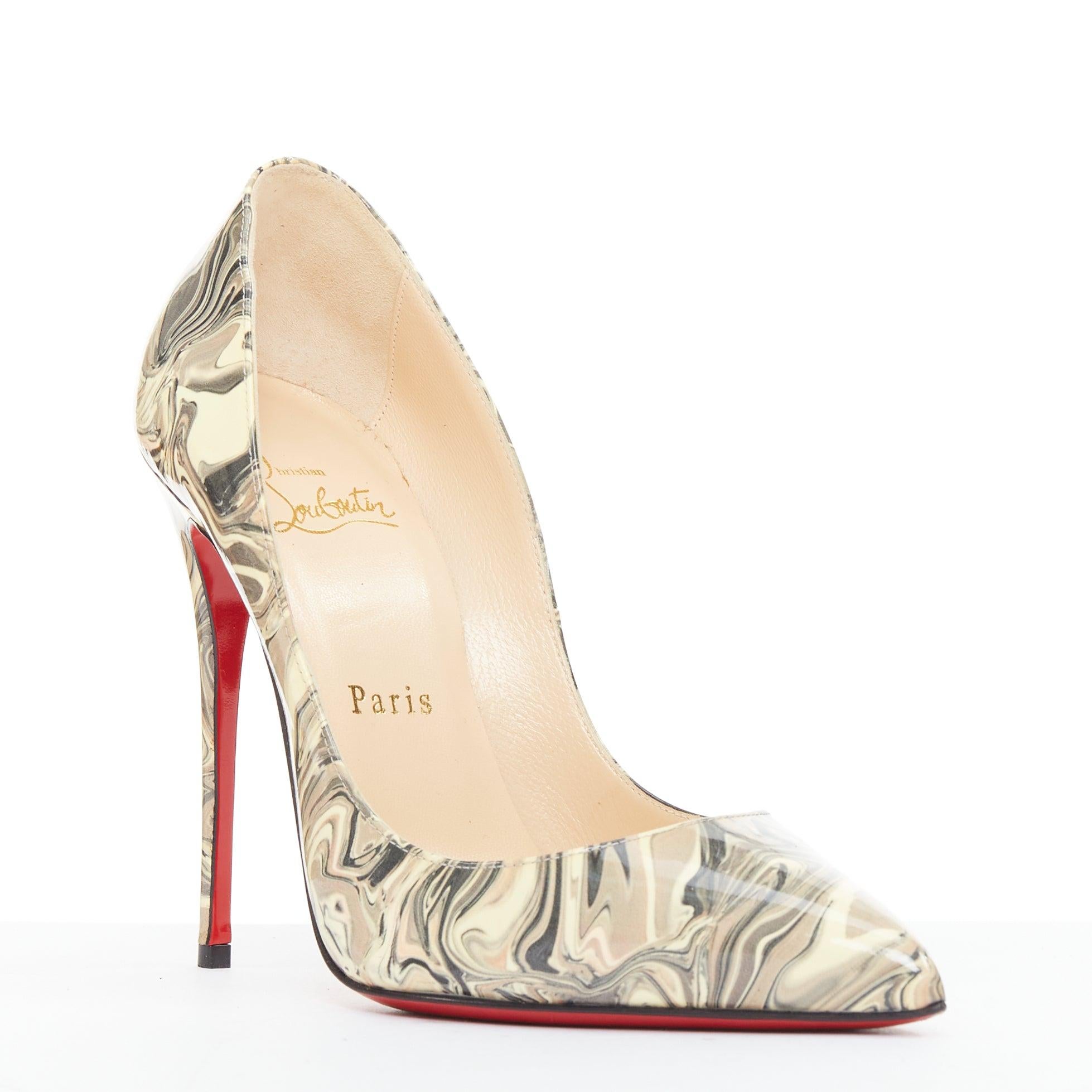 CHRISTIAN LOUBOUTIN So Kate Stein Marmor Wirbel Druck Lackleder High Heels  EU36
Referenz: TGAS/F00104
Marke: Christian Louboutin
Modell: So Kate
MATERIAL: Lackleder
Farbe: Stein, Grau
Muster: Wirbel
Verschluss: Slip On
Innenfutter: Nacktes