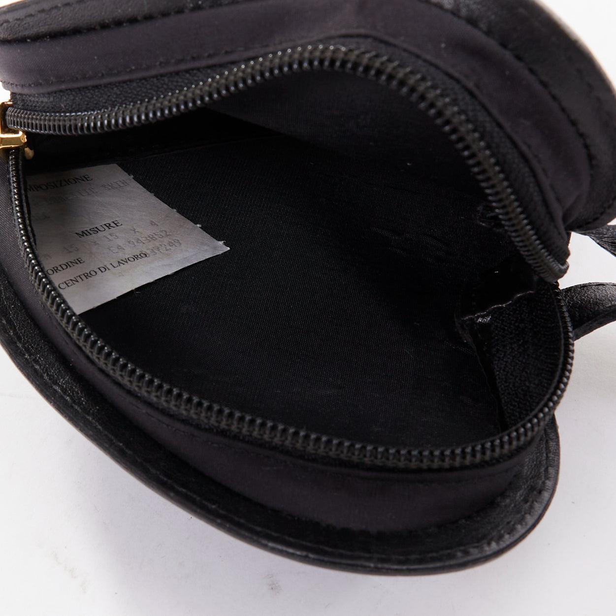 MOSCHINO Vintage Heart pochette à bracelet en cuir souple noir et or en vente 4