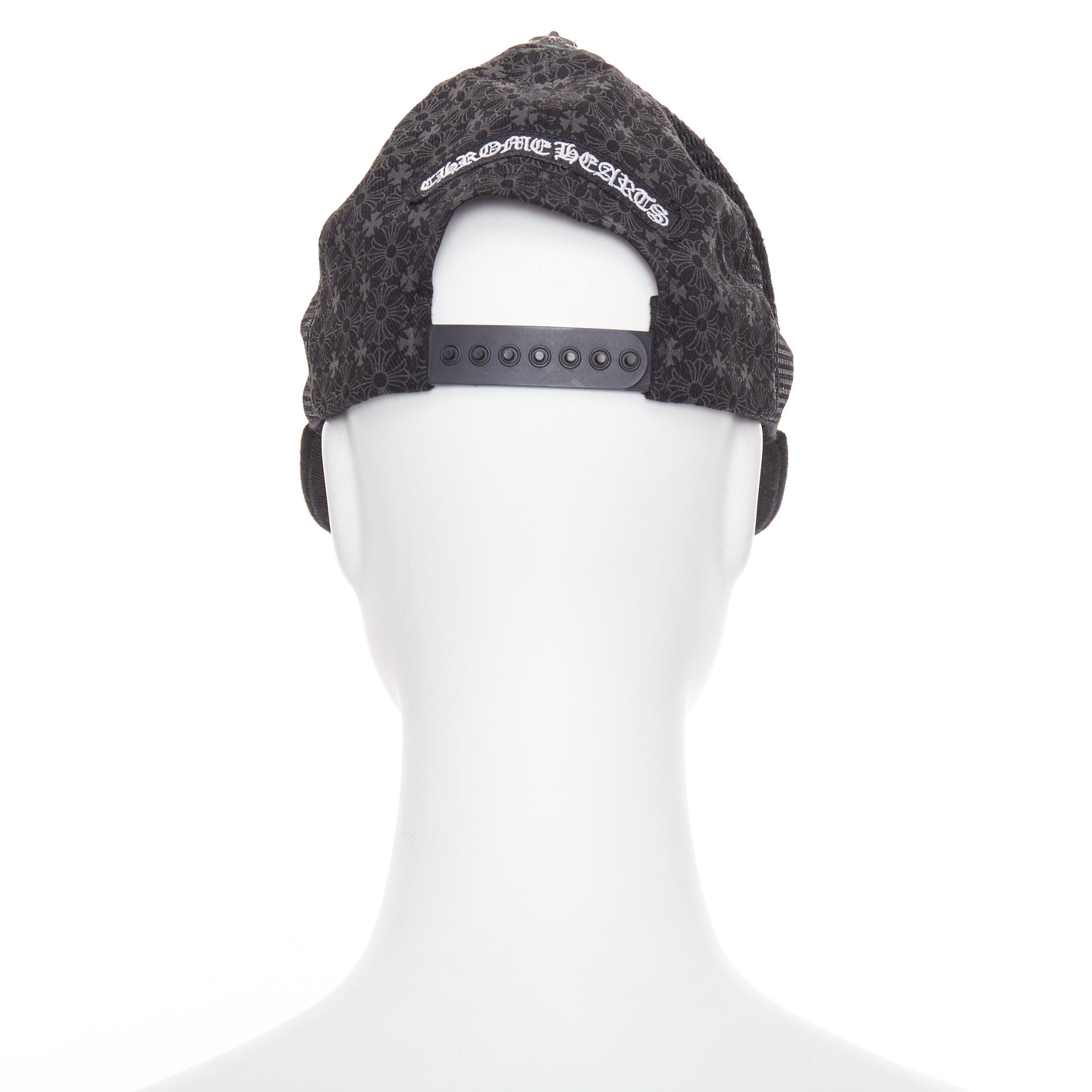 Donna Chrome Hearts cappellino trucker in pelle d'agnello nera con patch croce cimiteriale 53-60cm in vendita