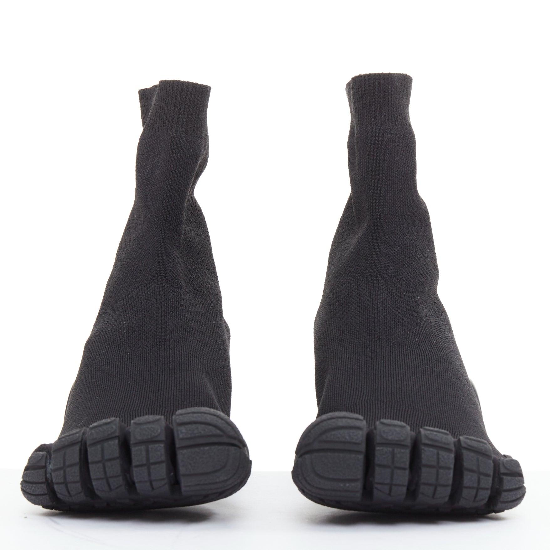 Nero Balenciaga Vibram Toe in tessuto nero con cinque dita di scarpe da ginnastica alte in maglia EU37 in vendita