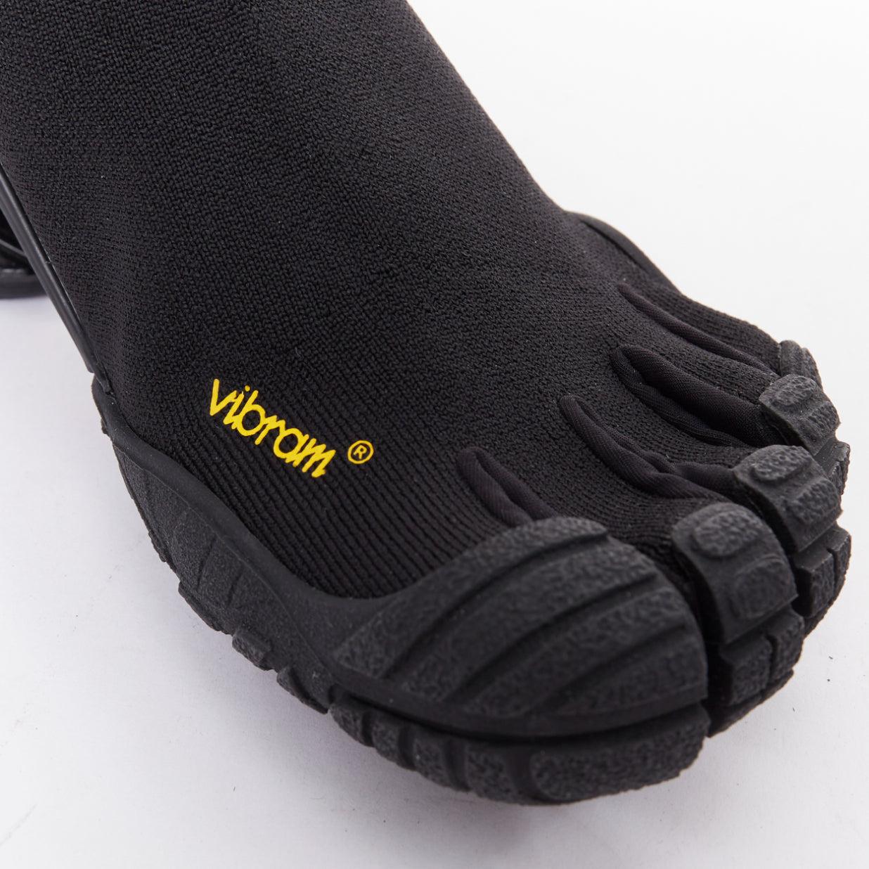 Balenciaga Vibram Toe in tessuto nero con cinque dita di scarpe da ginnastica alte in maglia EU37 in vendita 2