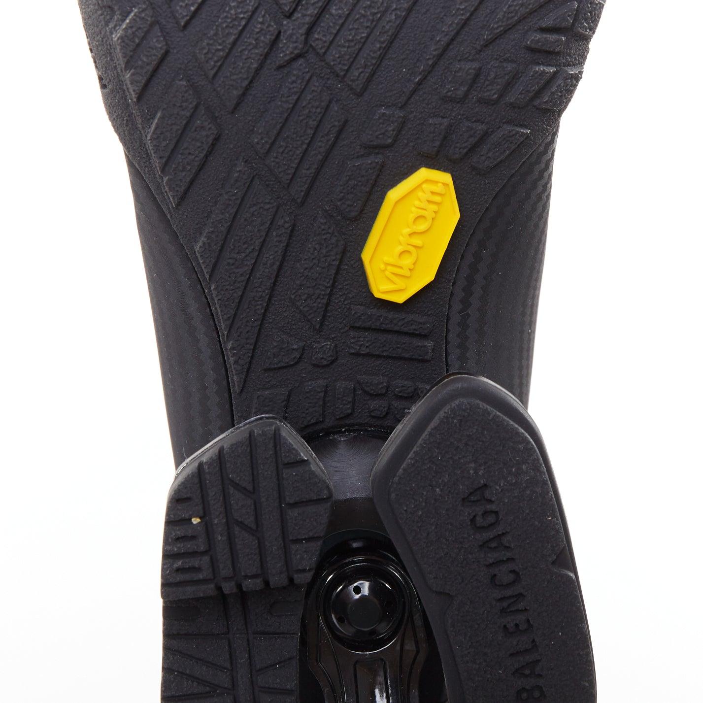 Balenciaga Vibram Toe in tessuto nero con cinque dita di scarpe da ginnastica alte in maglia EU37 in vendita 4